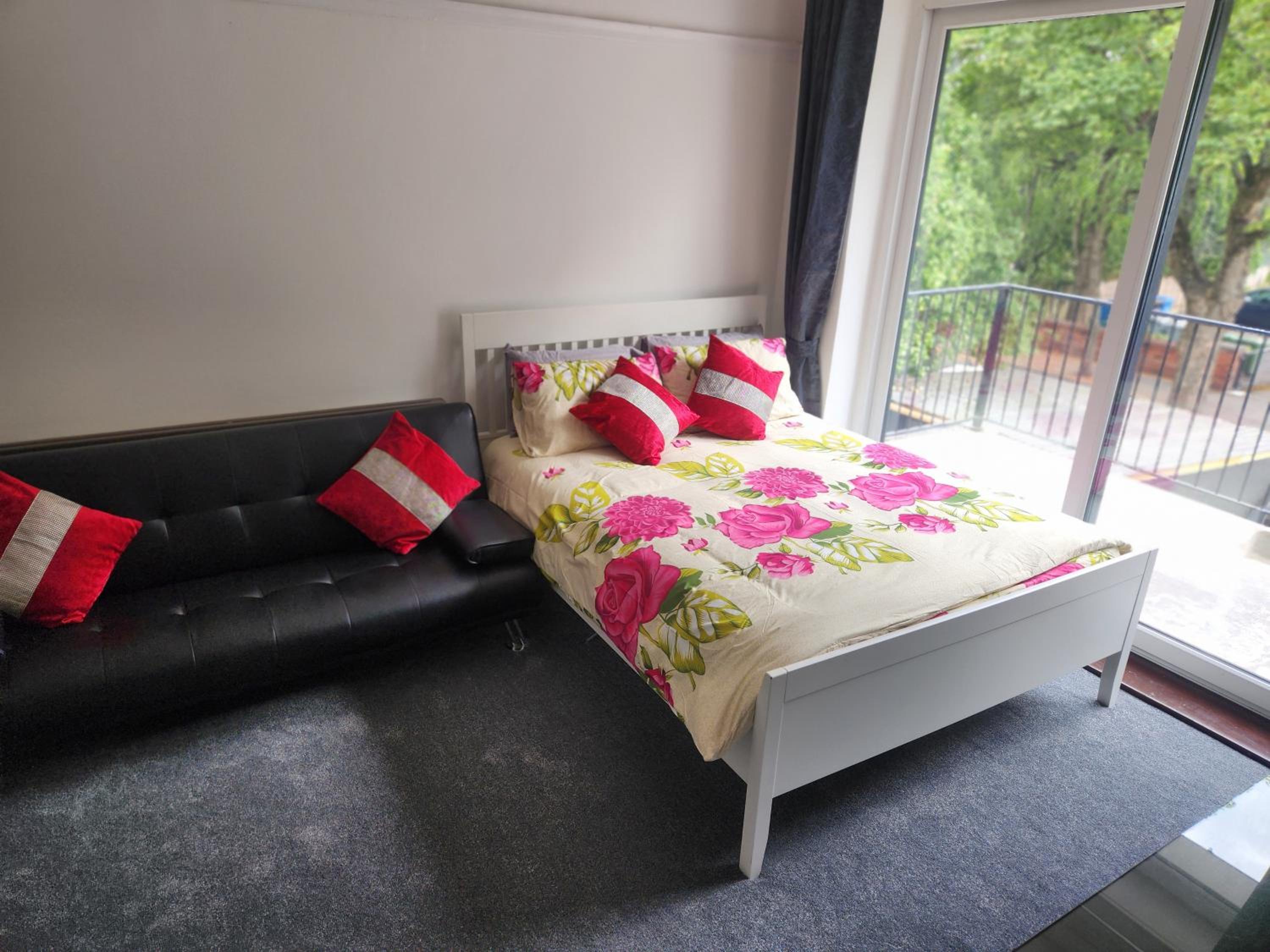 Charming Tudor Cottage White House Free Wifi Manchester