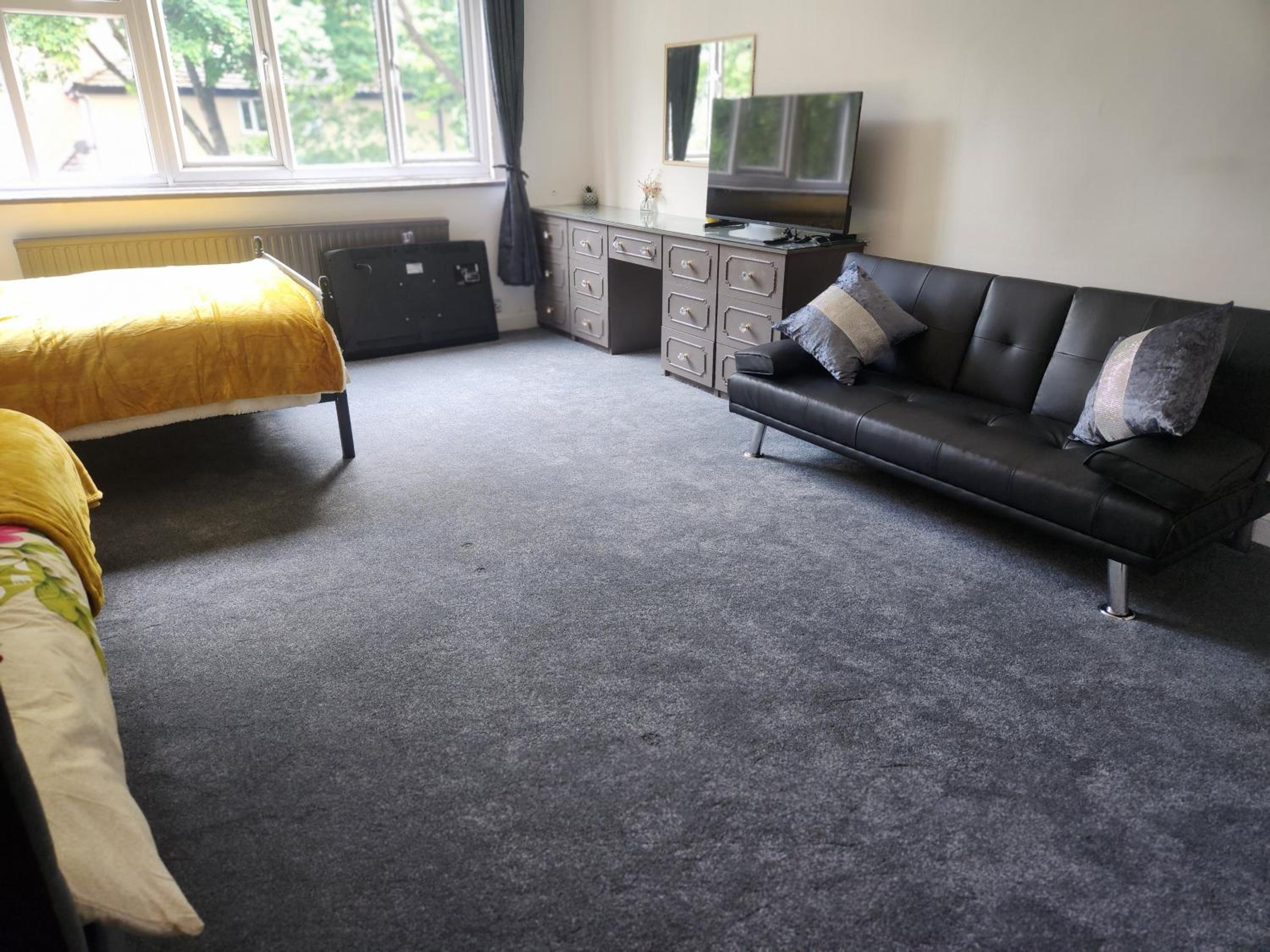 Charming Tudor Cottage White House Free Wifi Manchester