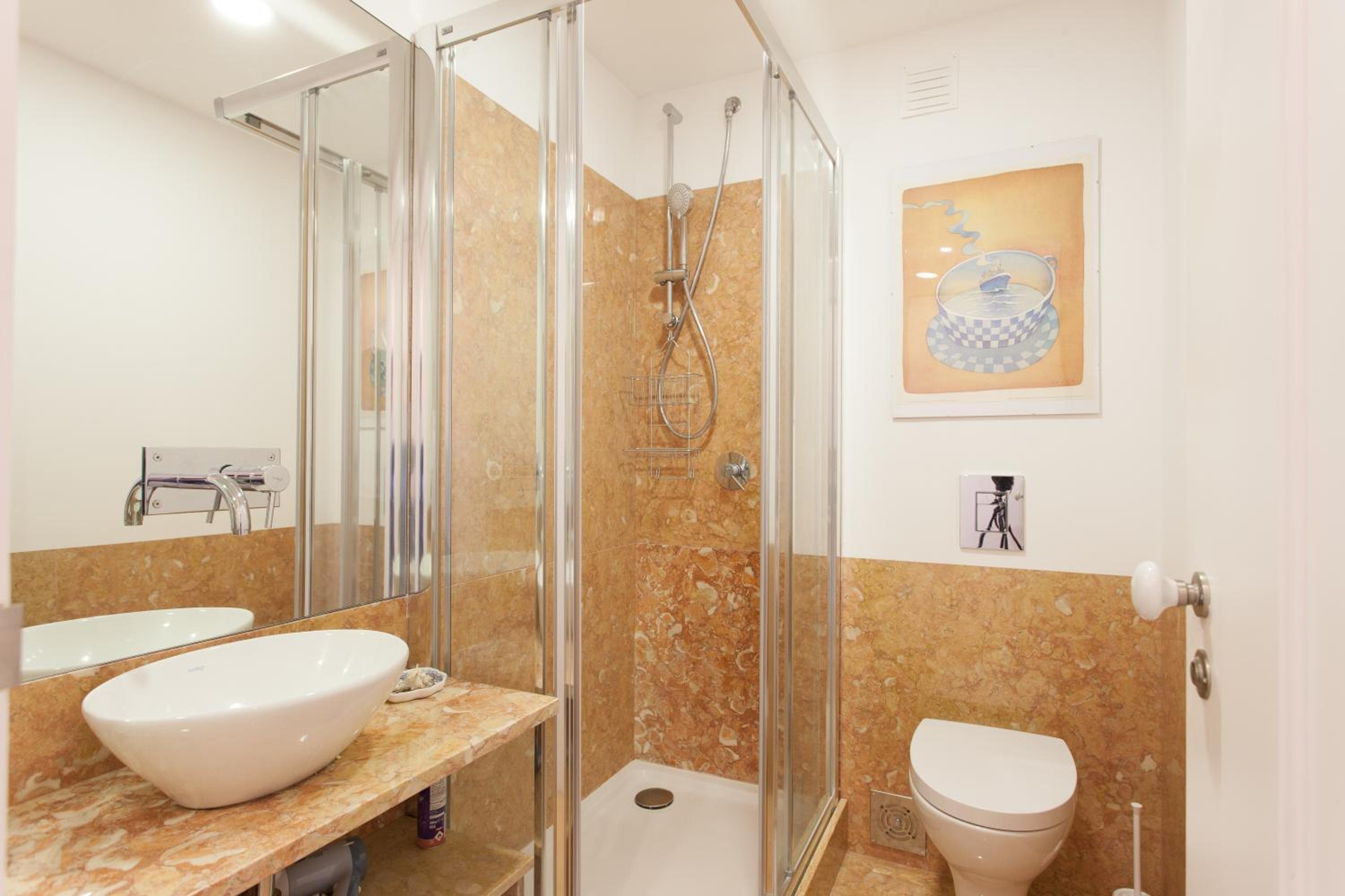 FLH Alfama Bright Apartment view 3