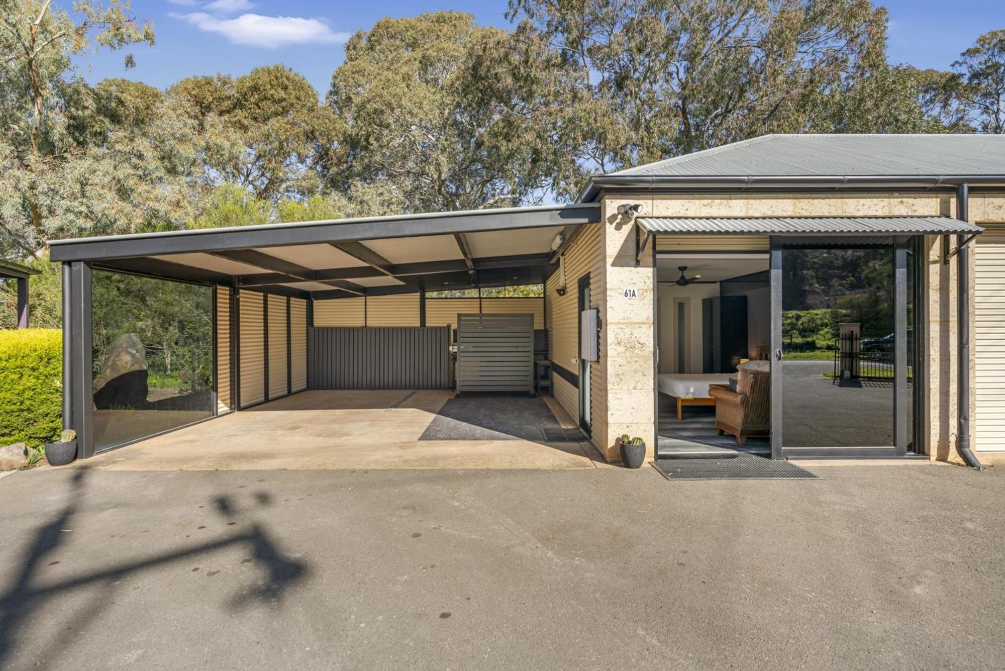McLaren Flat Studio Near Vineyards