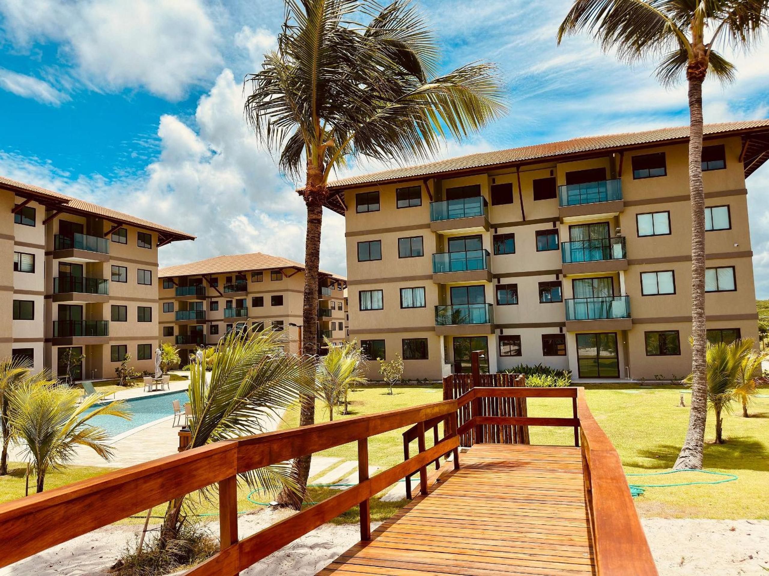 Brisa Muro Alto By Flat na Praia | Beachfront Apartment in Porto de Galinhas