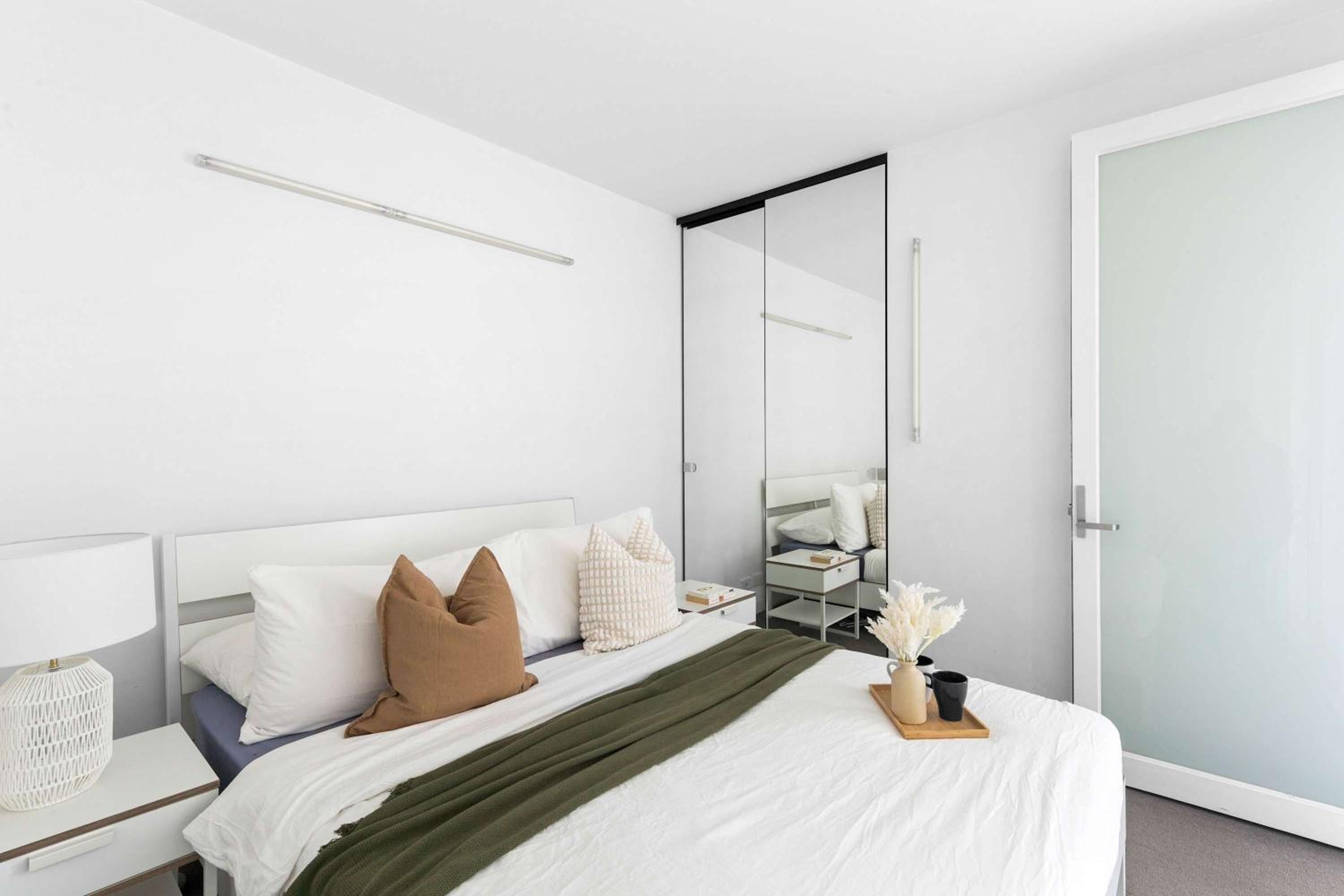 A Cozy 2BR Apt Walk to CBD Free Parking