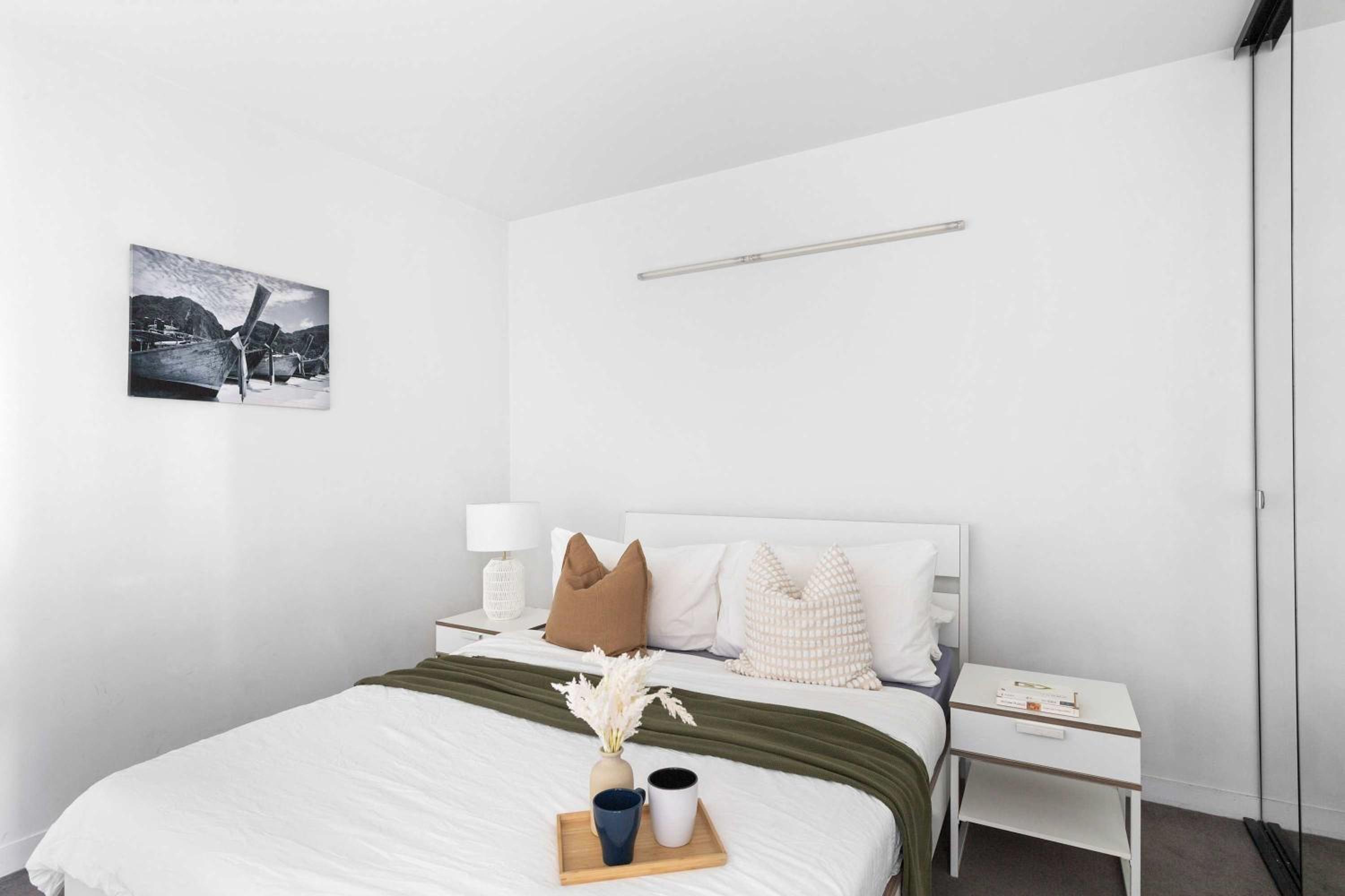 A Cozy 2BR Apt Walk to CBD Free Parking
