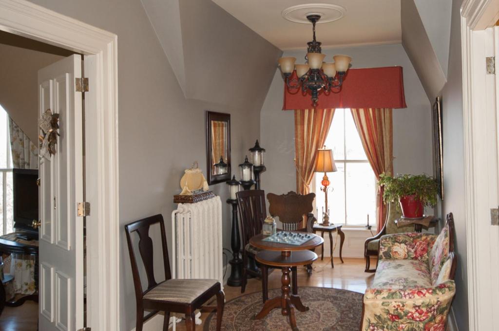 Lynwood Inn