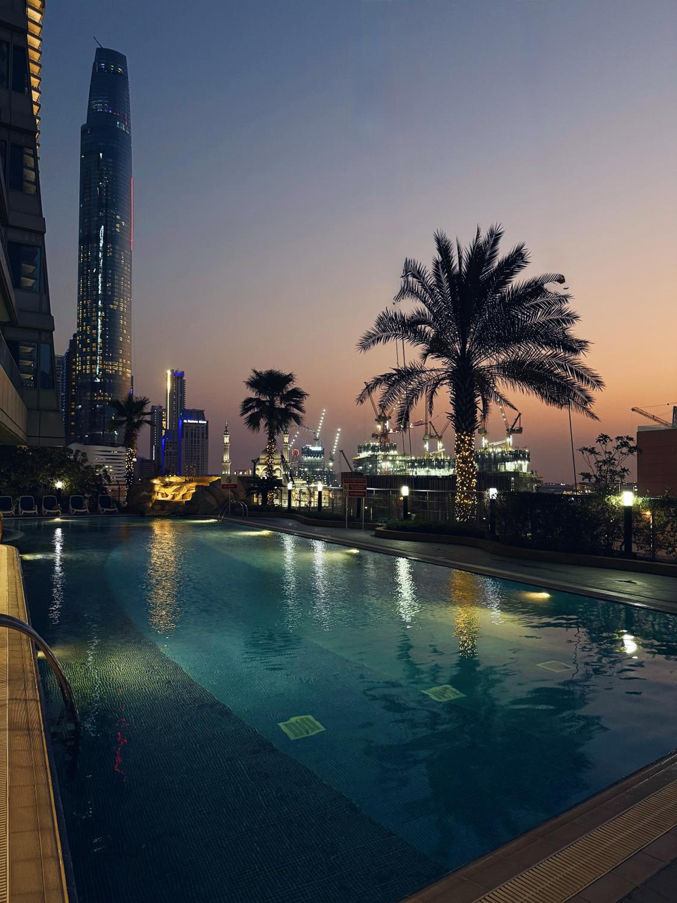 Dubai Marina Modern 1 Bedroom Apartment - steps to tram & Marina Walk