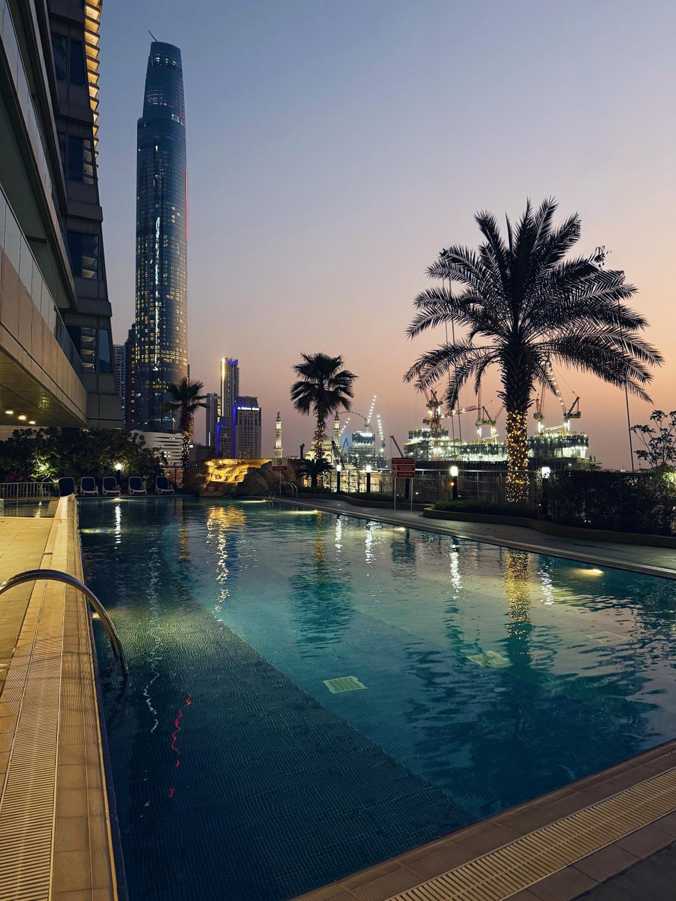 Dubai Marina Modern 1 Bedroom Apartment - steps to tram & Marina Walk