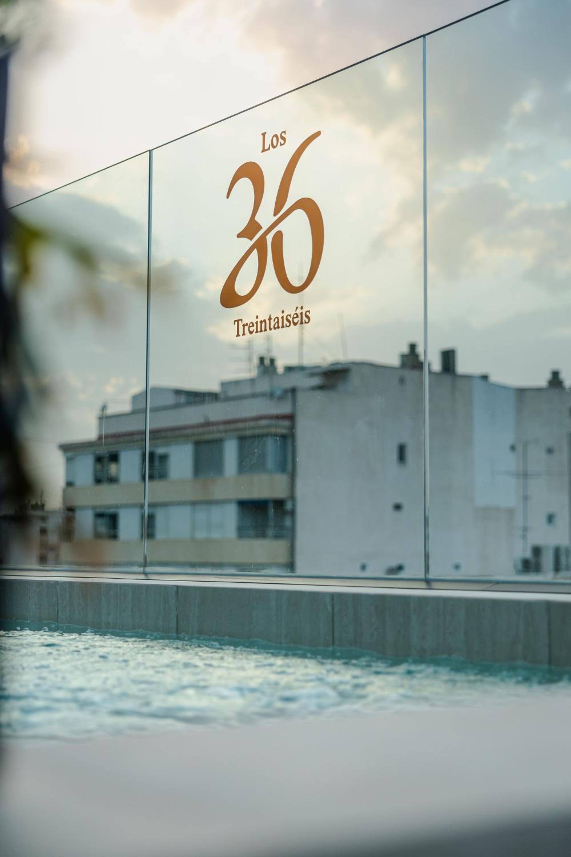 Los 36 by GRUPO CCOMMO