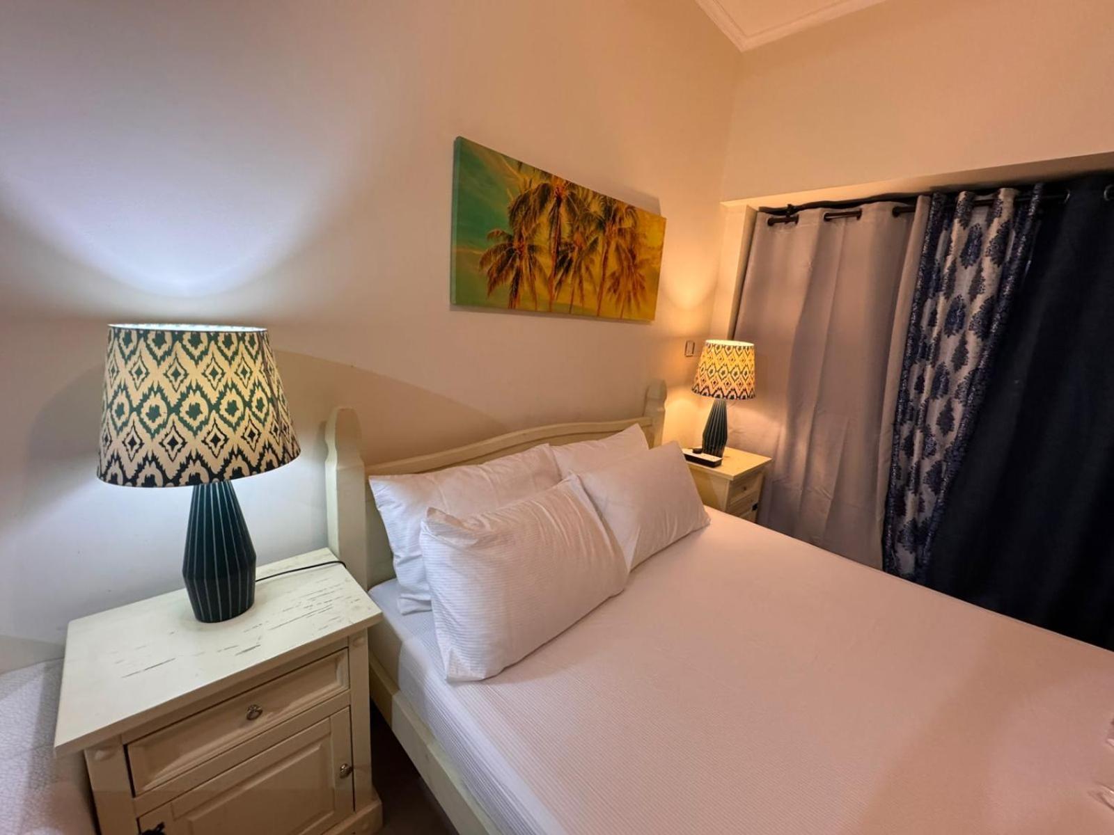 Click Stay - JLT - Entire Studio & Balcony Lakes view Apartment -AM
