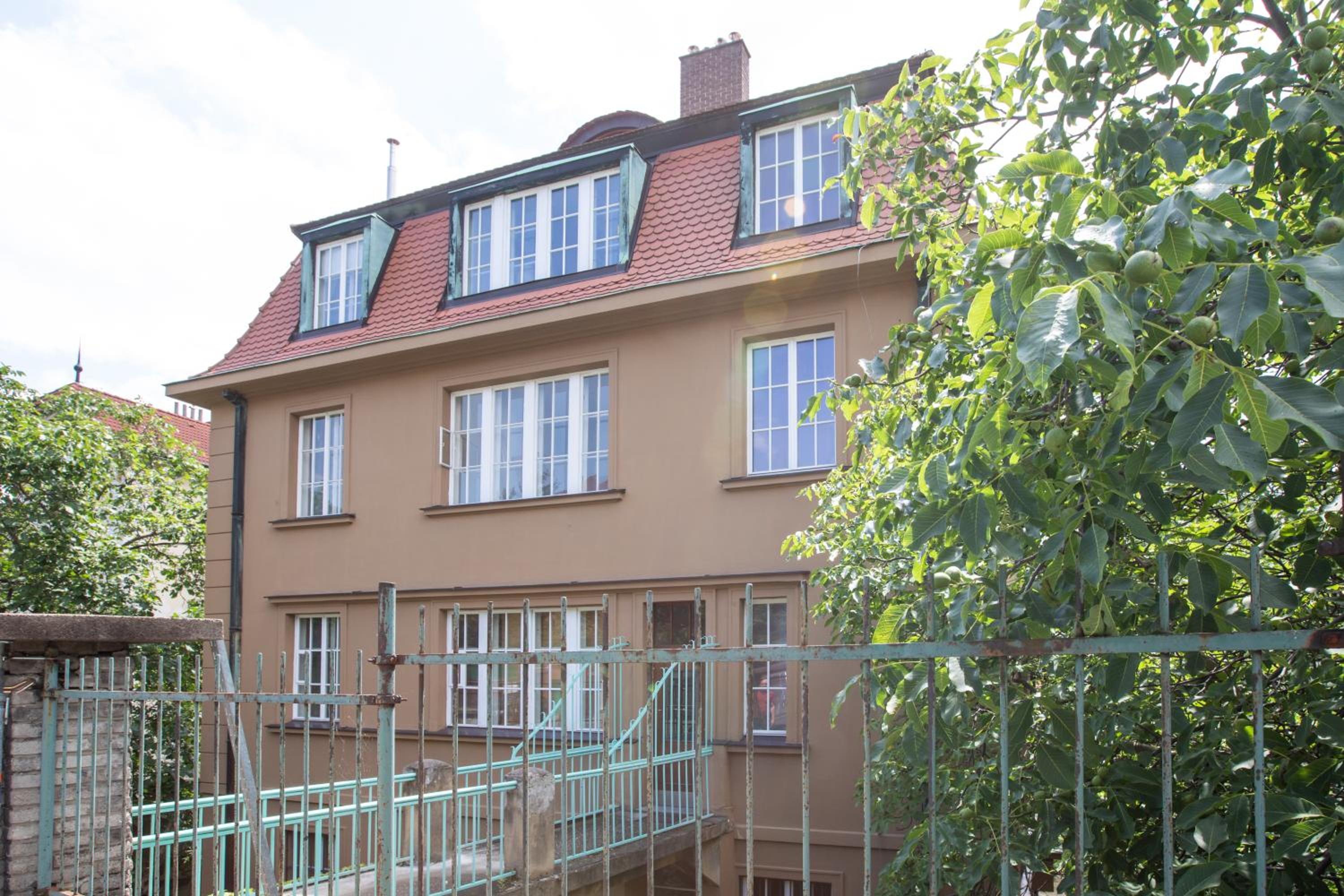 Large Garden Villa Suite Business-Leisure-Sports