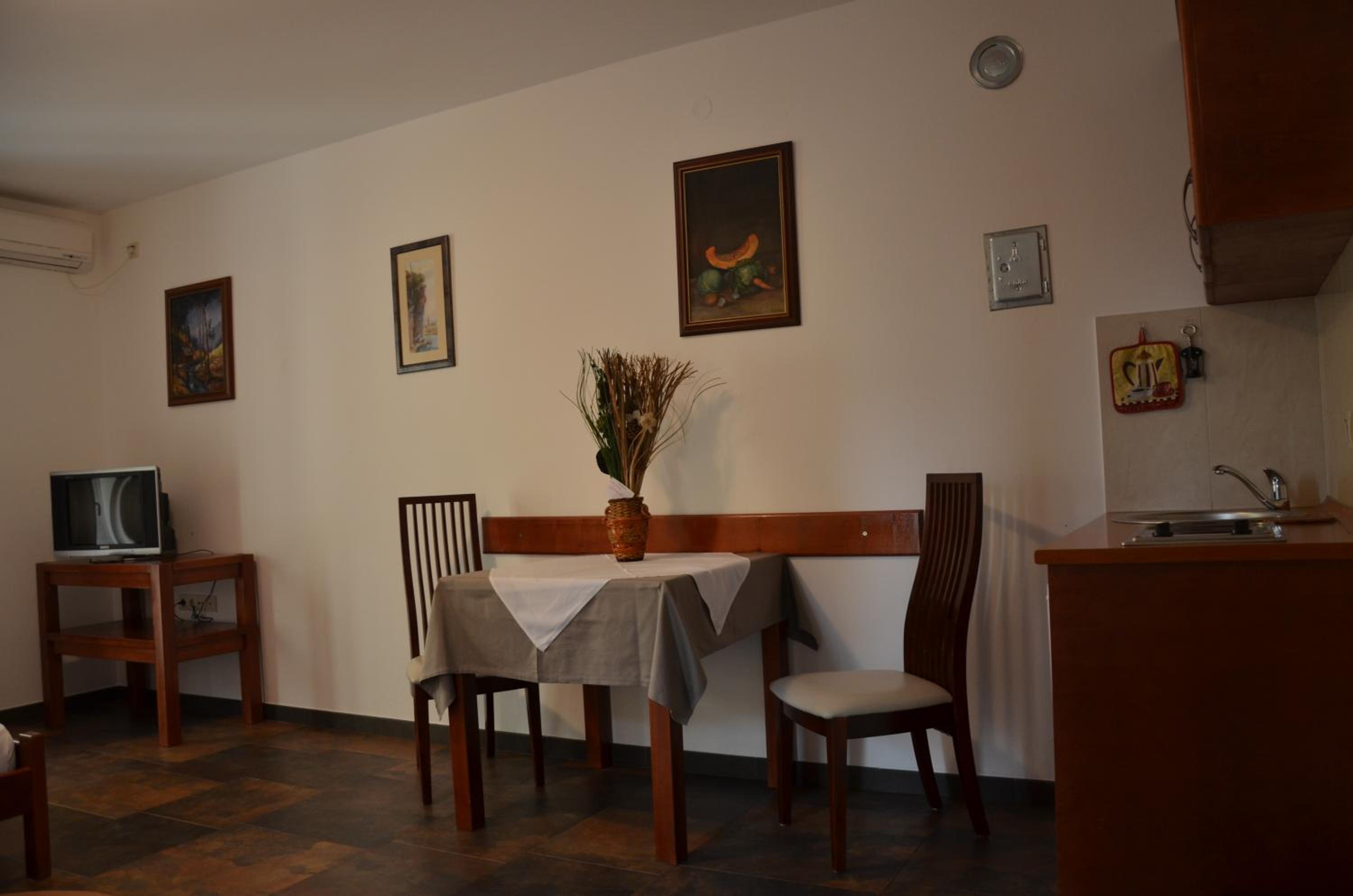 Lero Apartments
