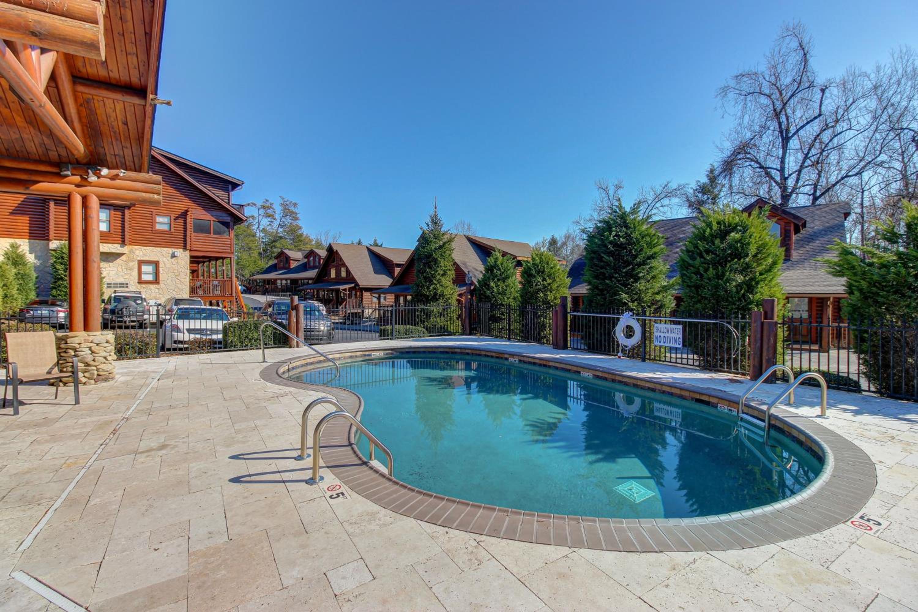 Near Dtwn! Multi-Level Pigeon Forge Cabin with Pool