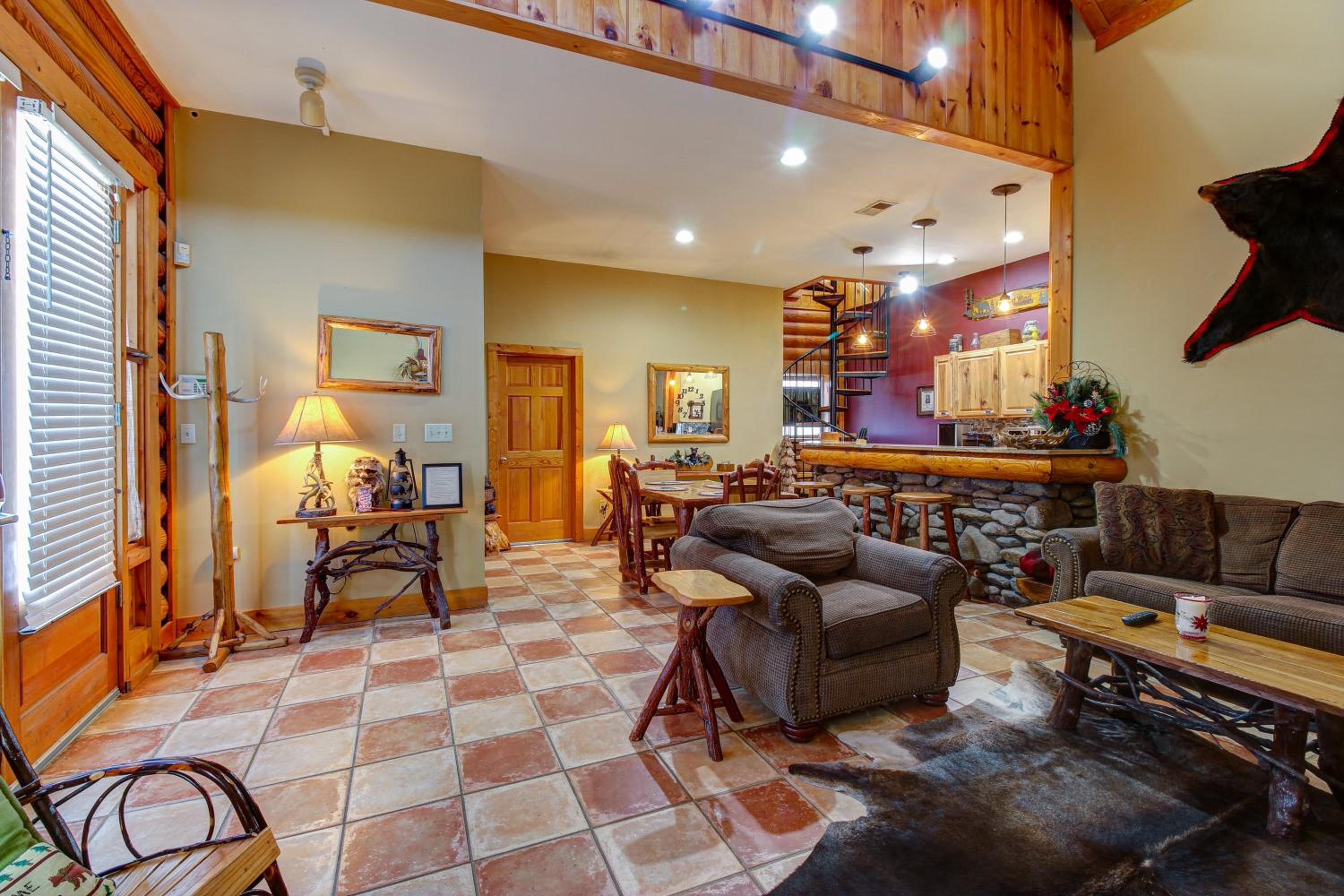 Near Dtwn! Multi-Level Pigeon Forge Cabin with Pool