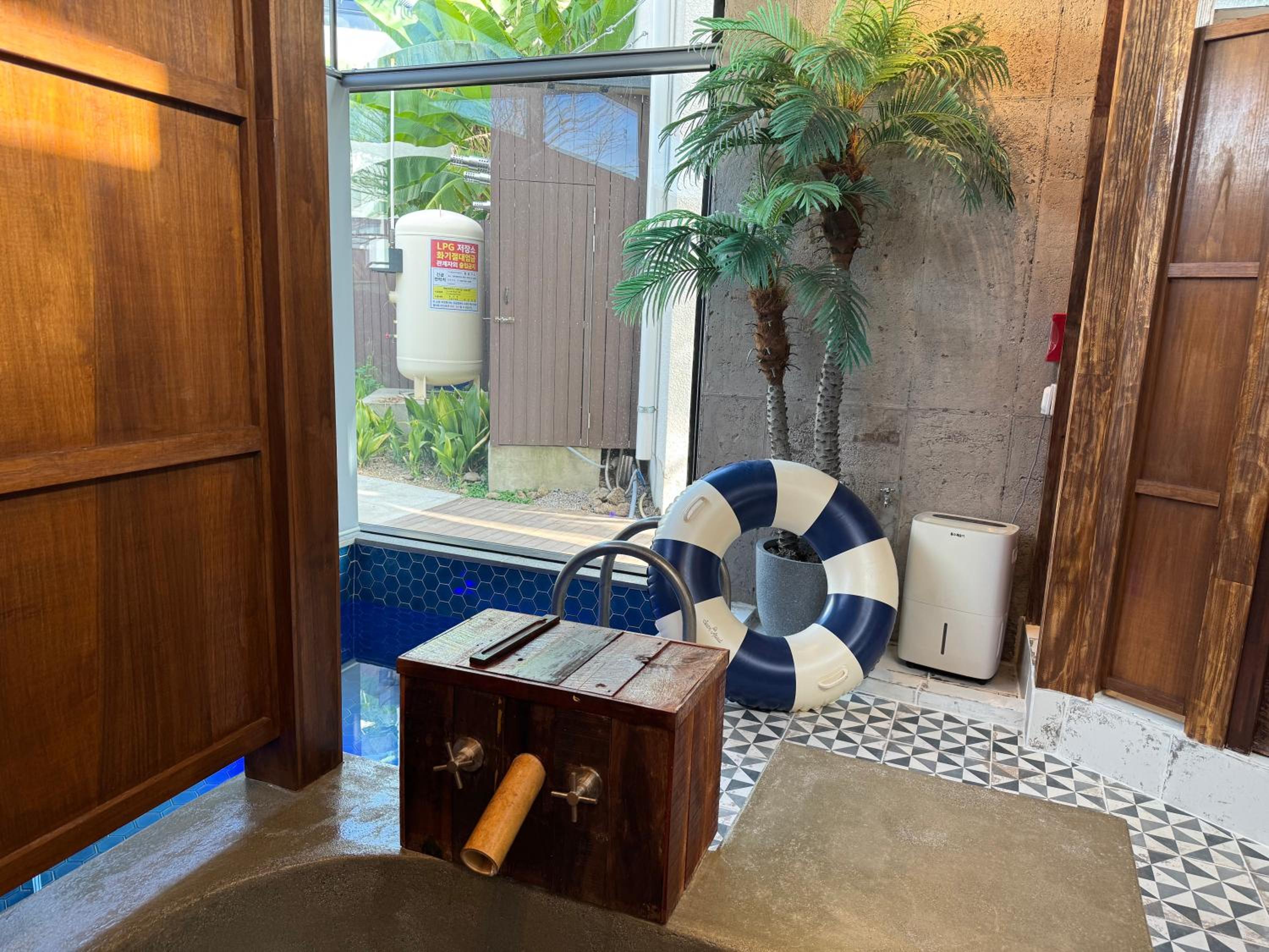 Jeju Dodu Tropical Premium Pool Villa