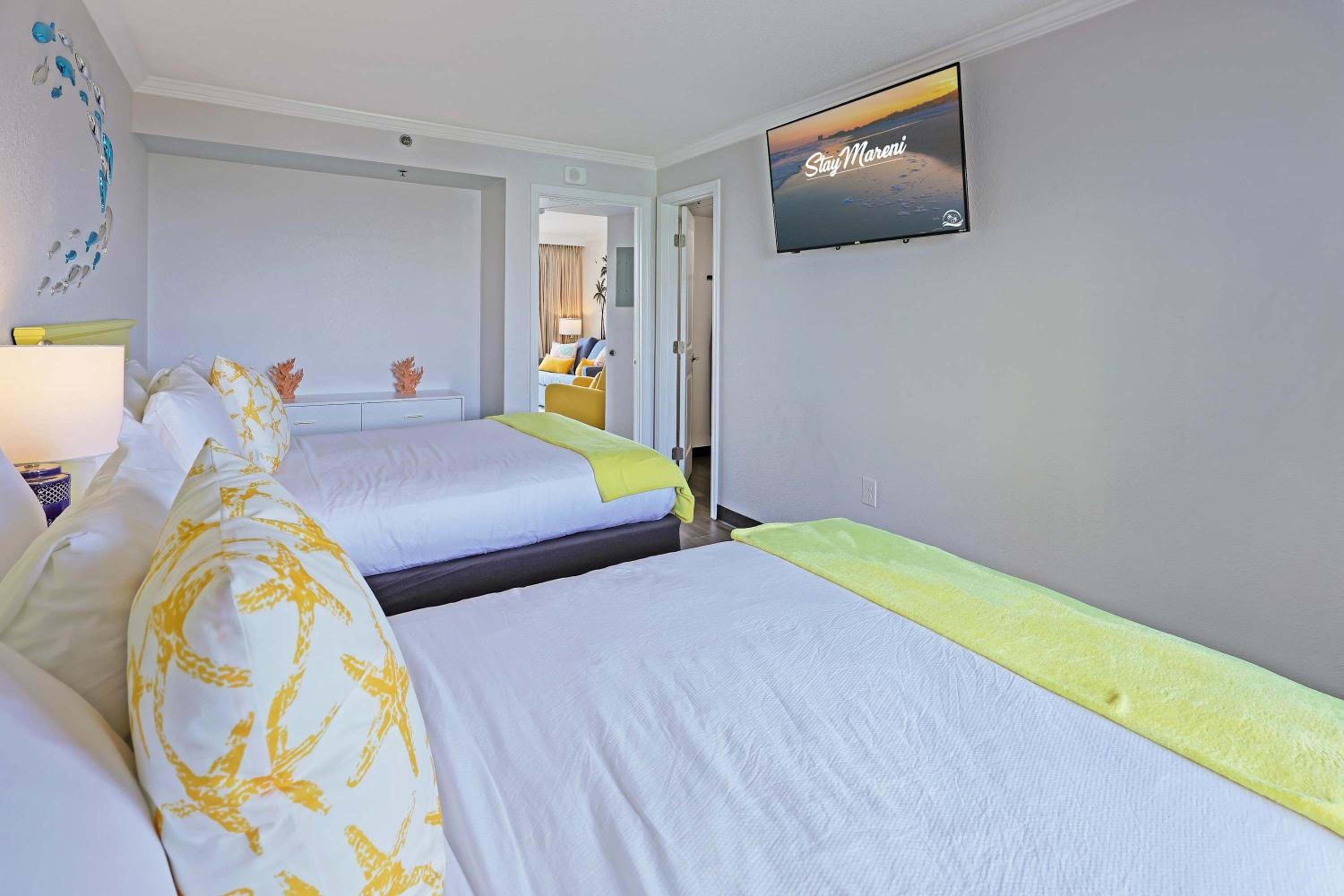 Le Palmes by StayMareni - Ocean View Suite
