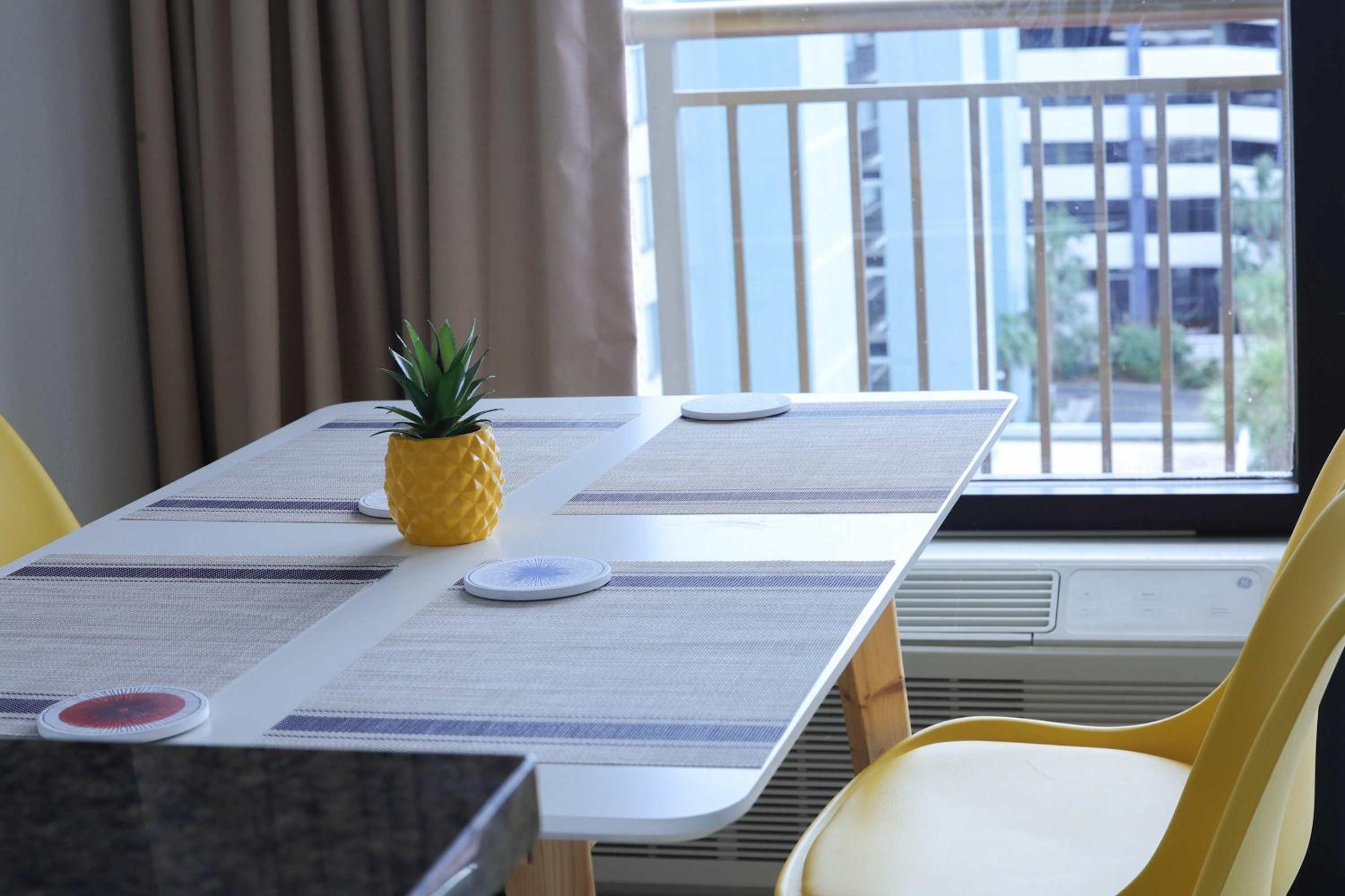 Le Palmes by StayMareni - Ocean View Suite