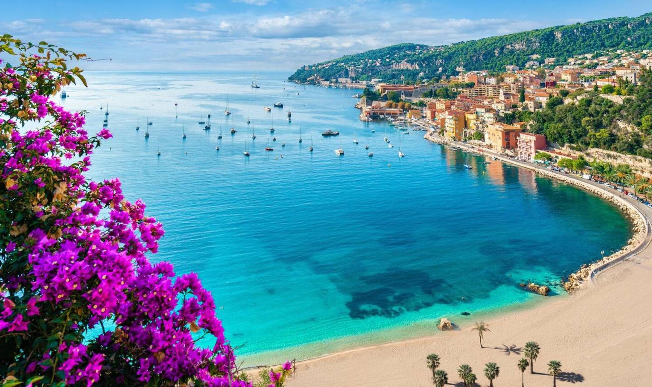 Signature Penthouse at Villefranche, Steps to Beach, Limited-Time Offer