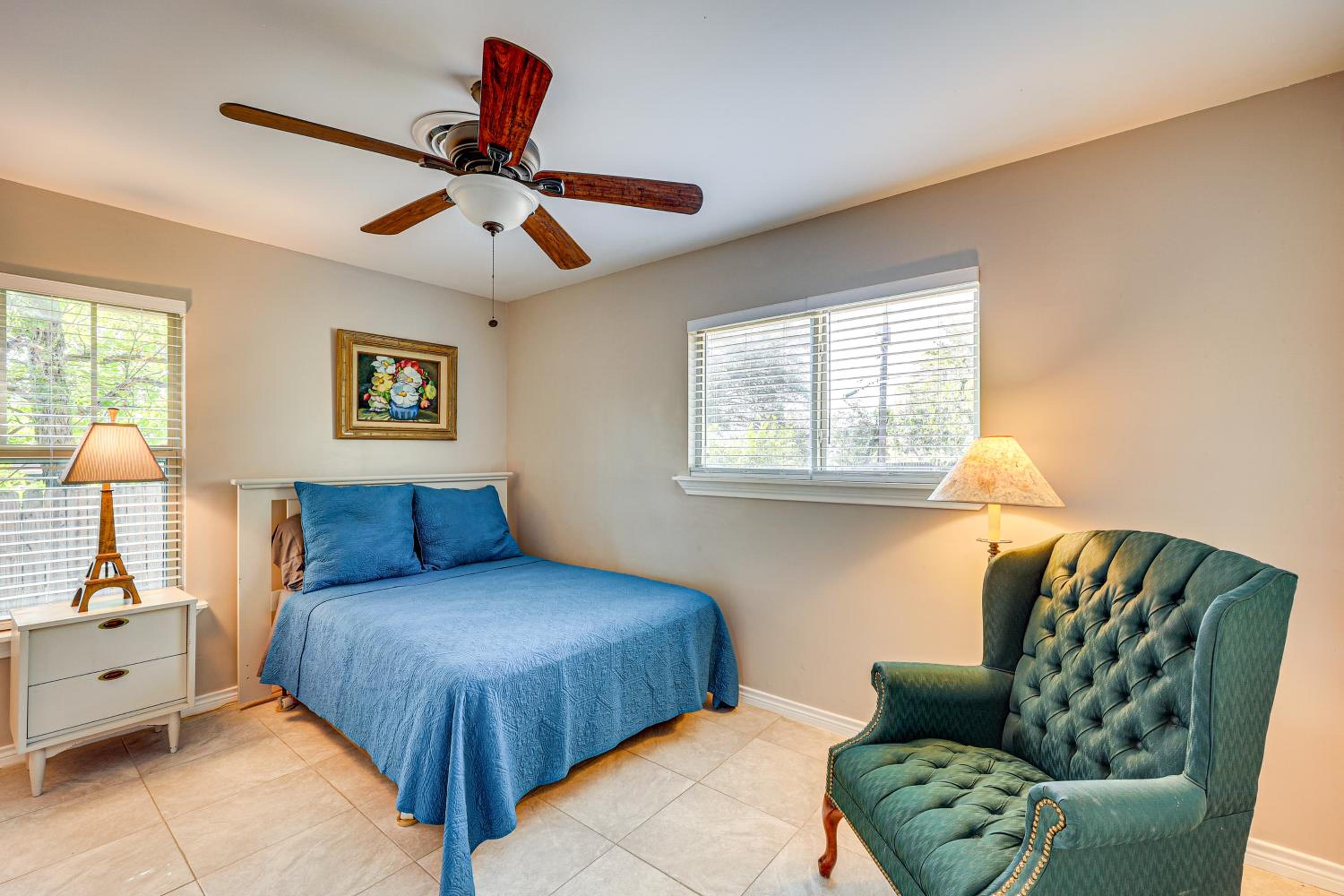 Large Yard Home 9 Mi to San Antonio River Walk