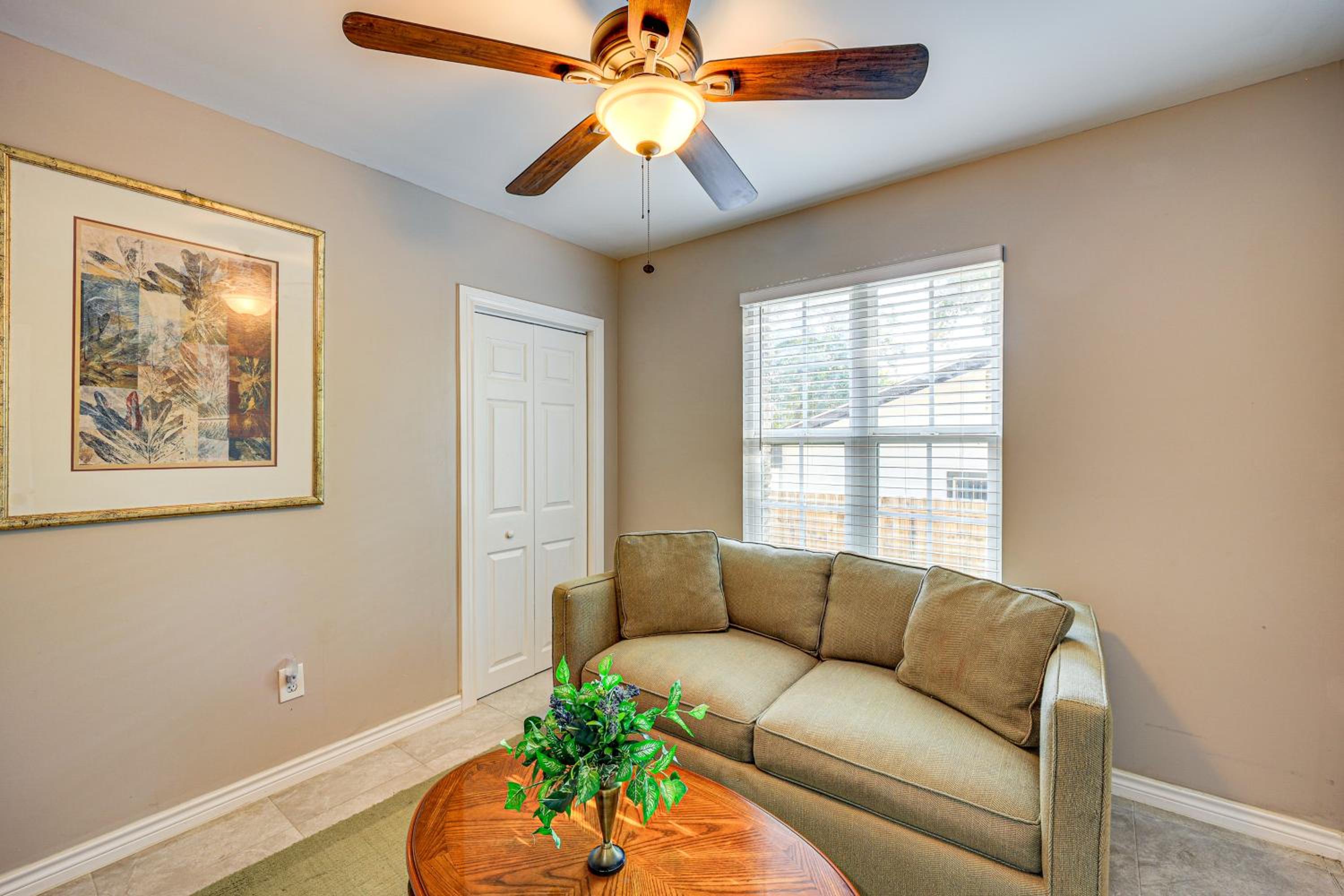 Large Yard Home 9 Mi to San Antonio River Walk