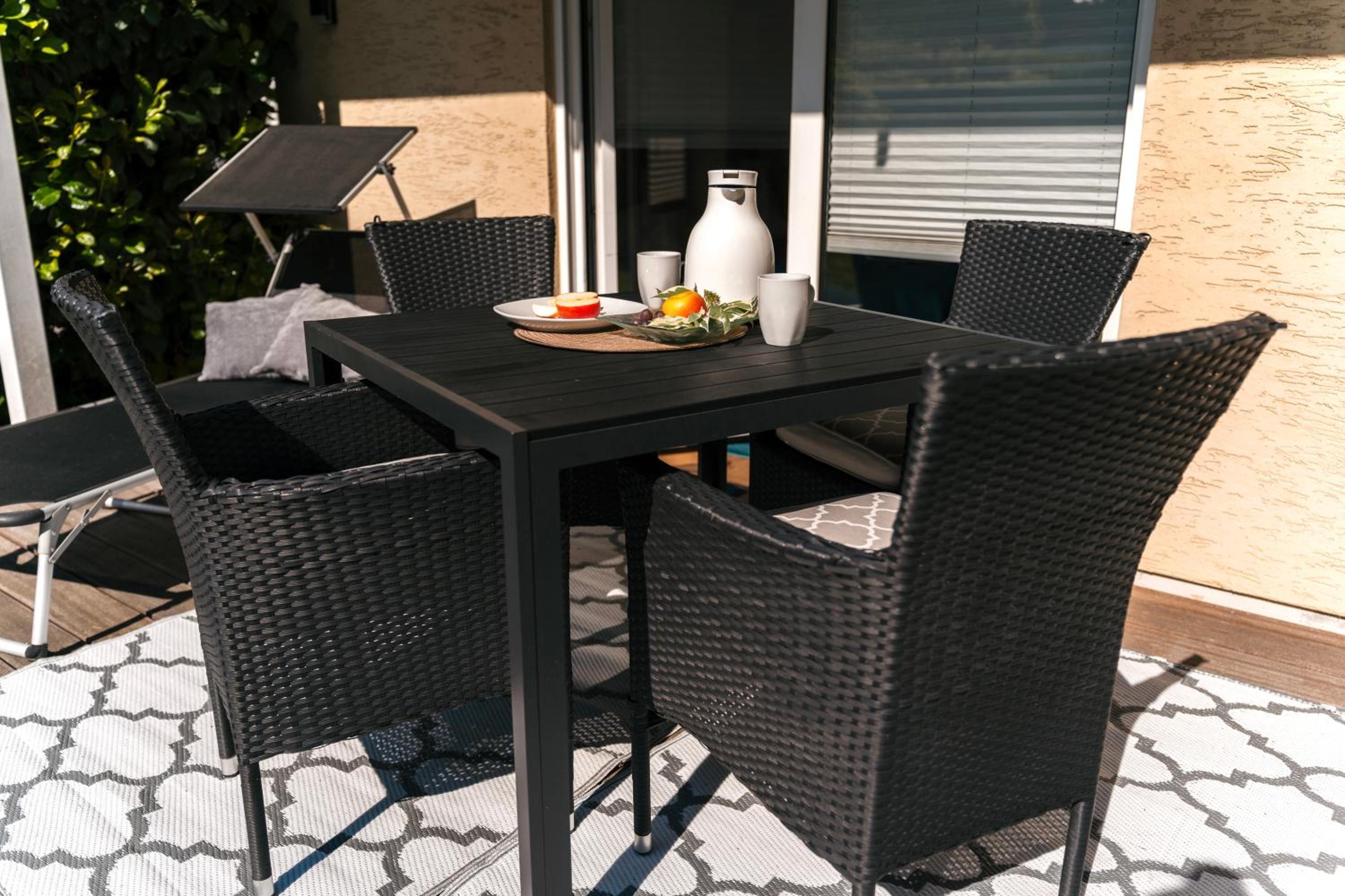 Vellmar Oase am Park mit Terrasse- Zentral und ruhig-24-7 Self Check-in, Edeka und Bäcker nebenan