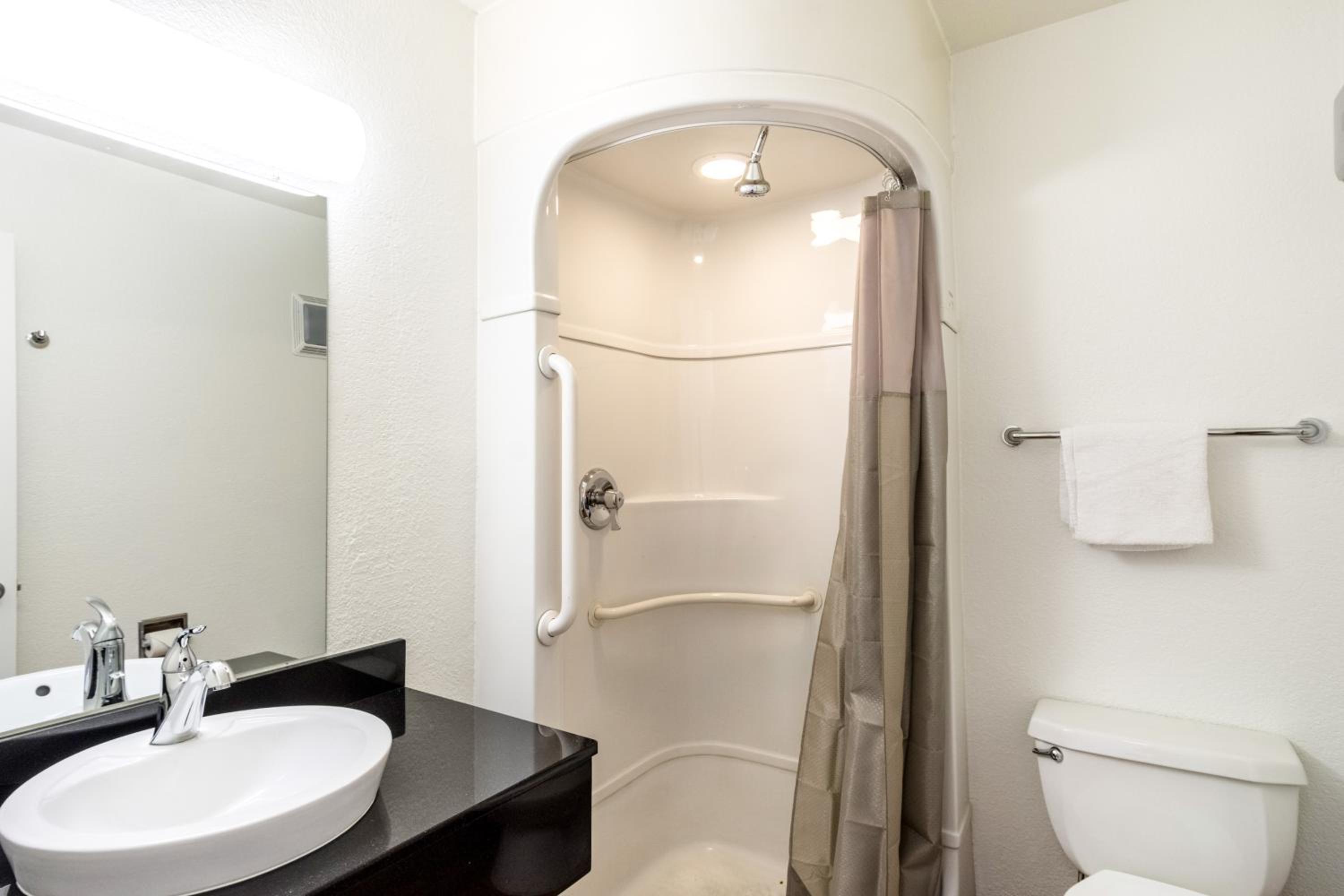Motel 6-Redding, CA - Central