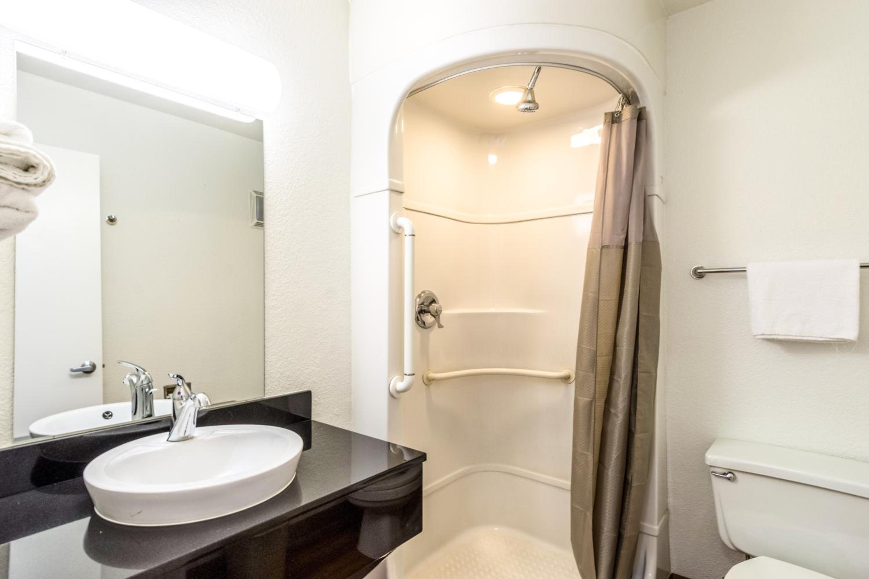 Motel 6-Redding, CA - Central