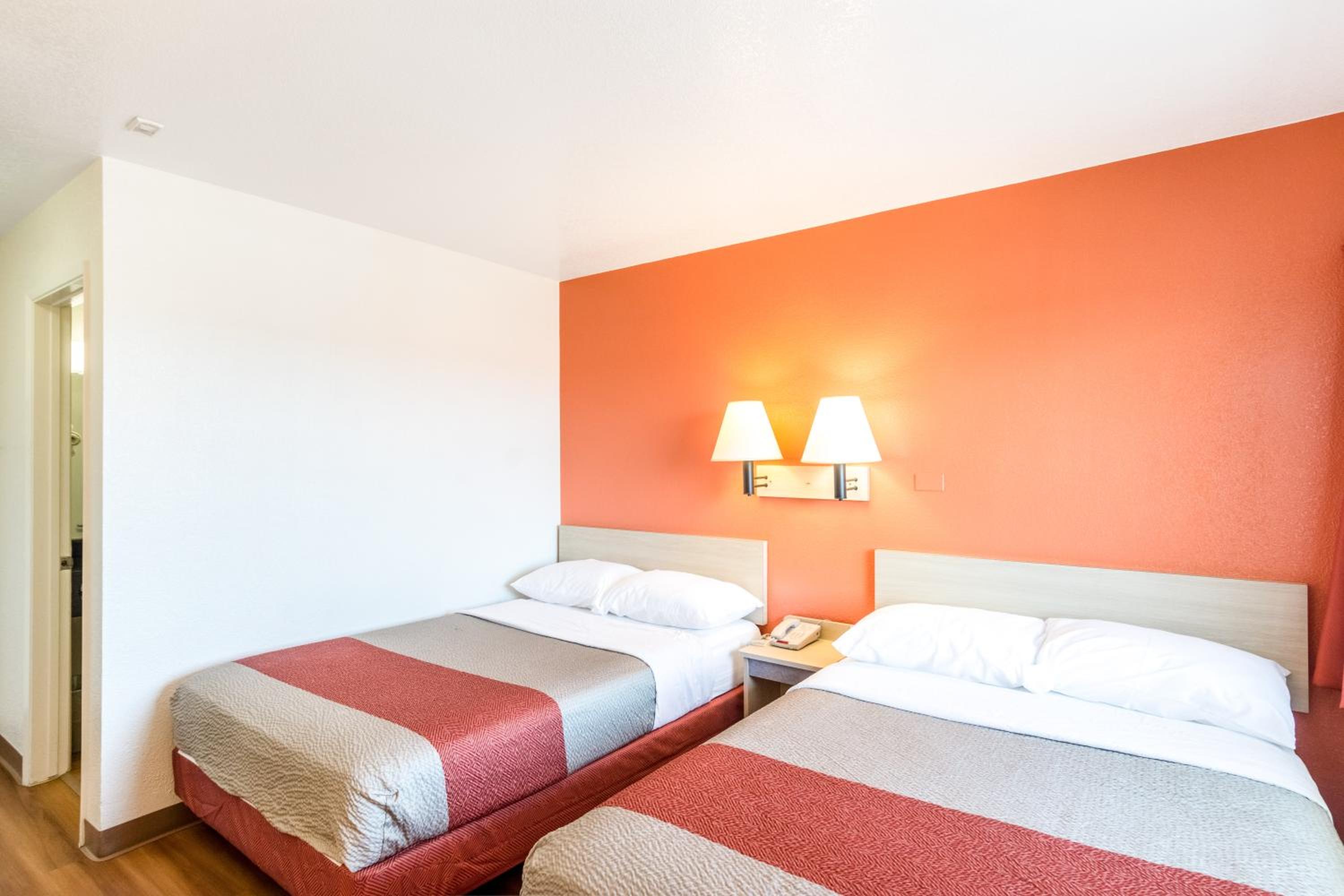 Motel 6-Redding, CA - Central