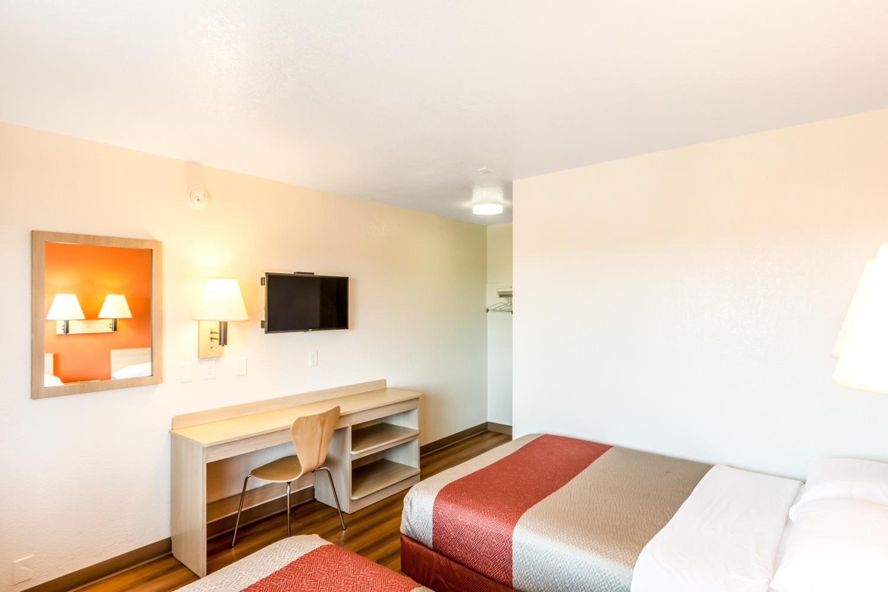 Motel 6-Redding, CA - Central