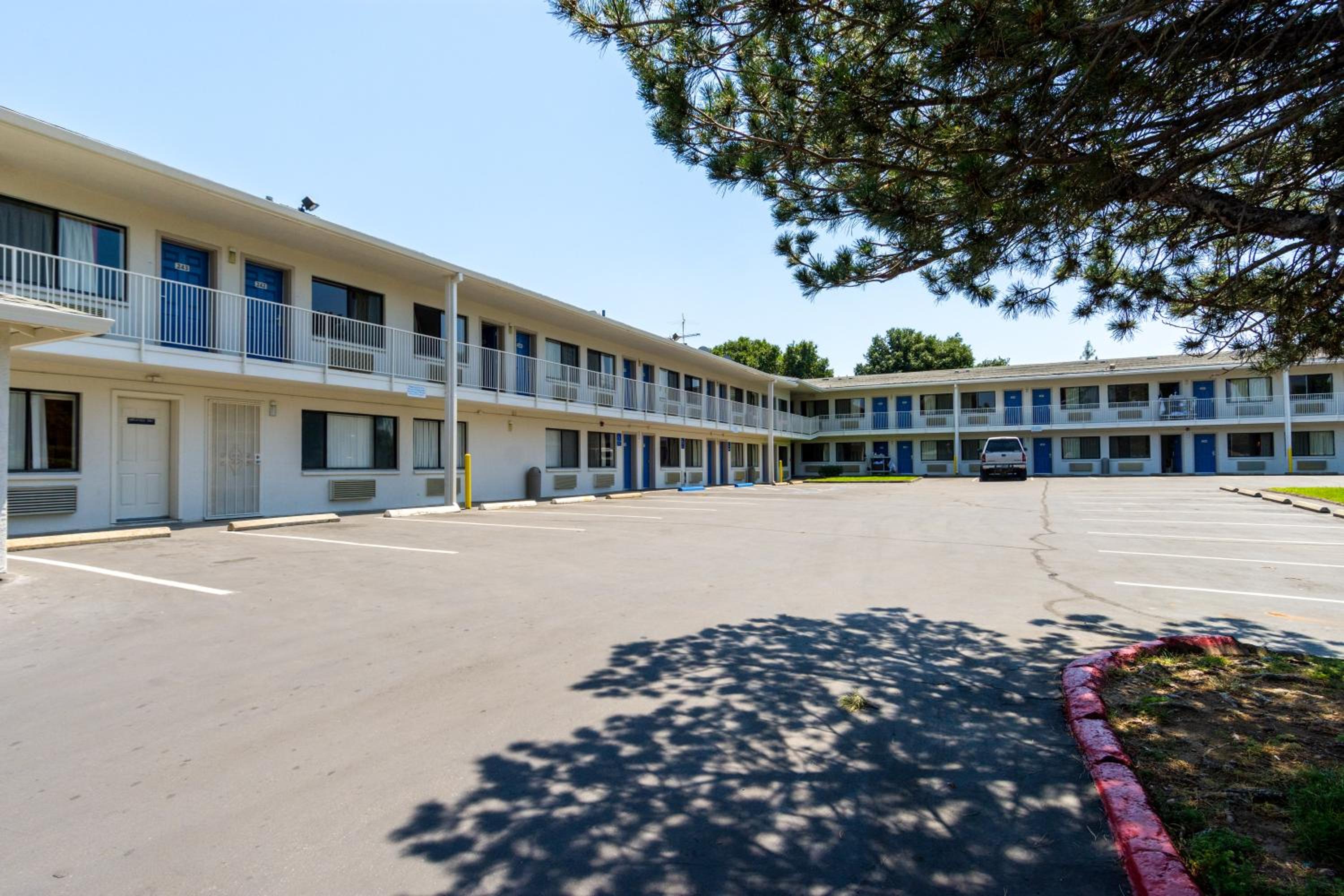 Motel 6-Redding, CA - Central