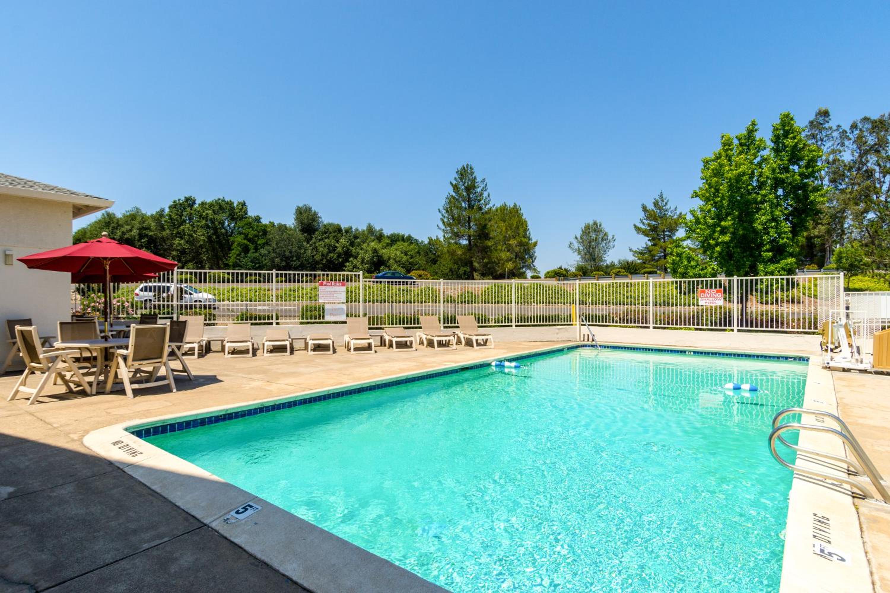 Motel 6-Redding, CA - Central