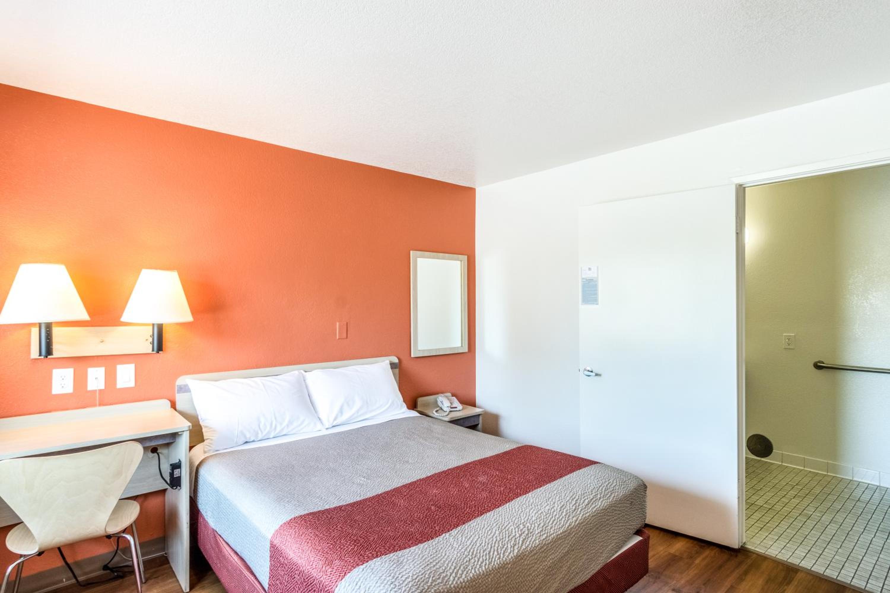 Motel 6-Redding, CA - Central