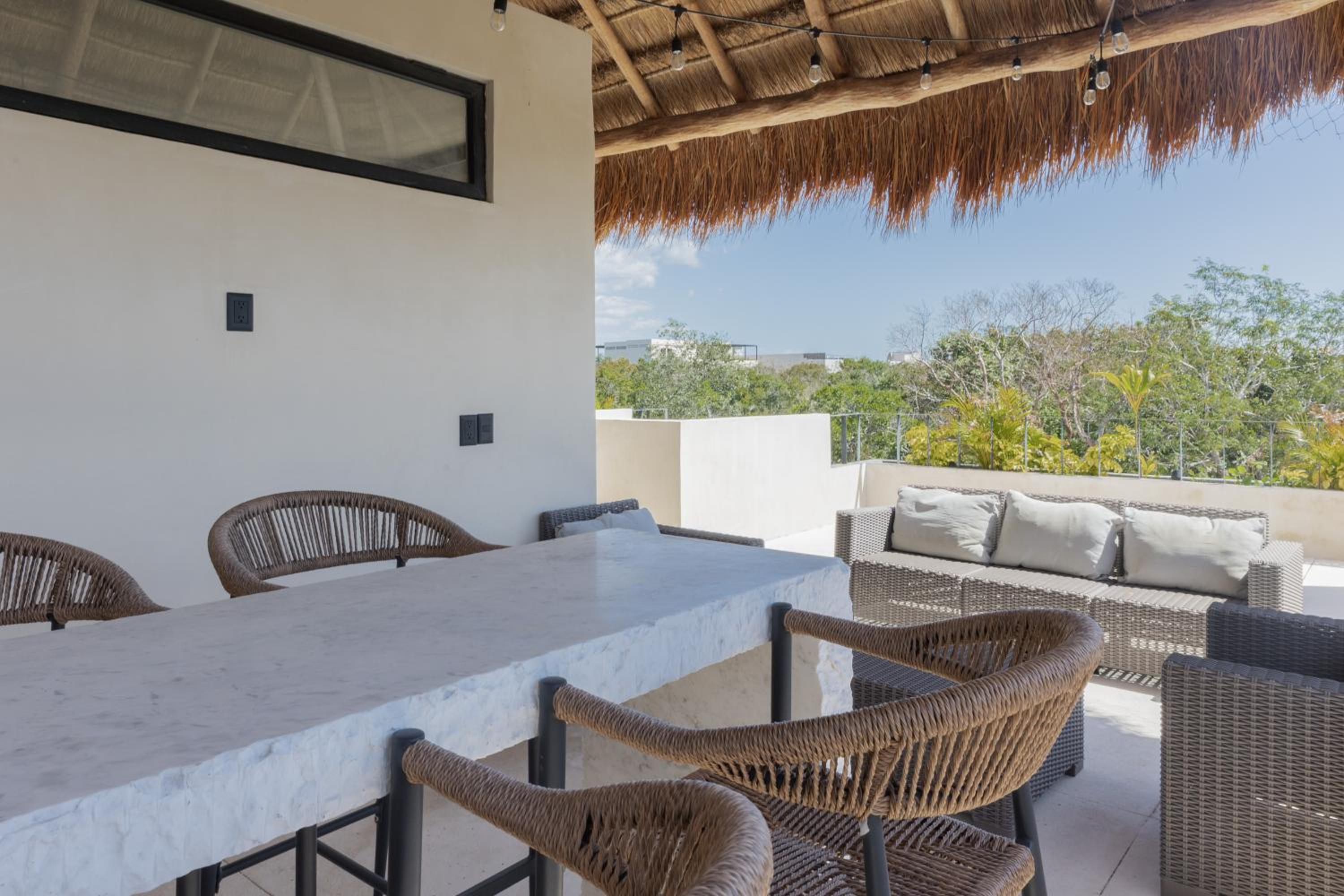 BT Homes - Tulum - Exclusiva villa de lujo con piscina, gym y pista de pádel