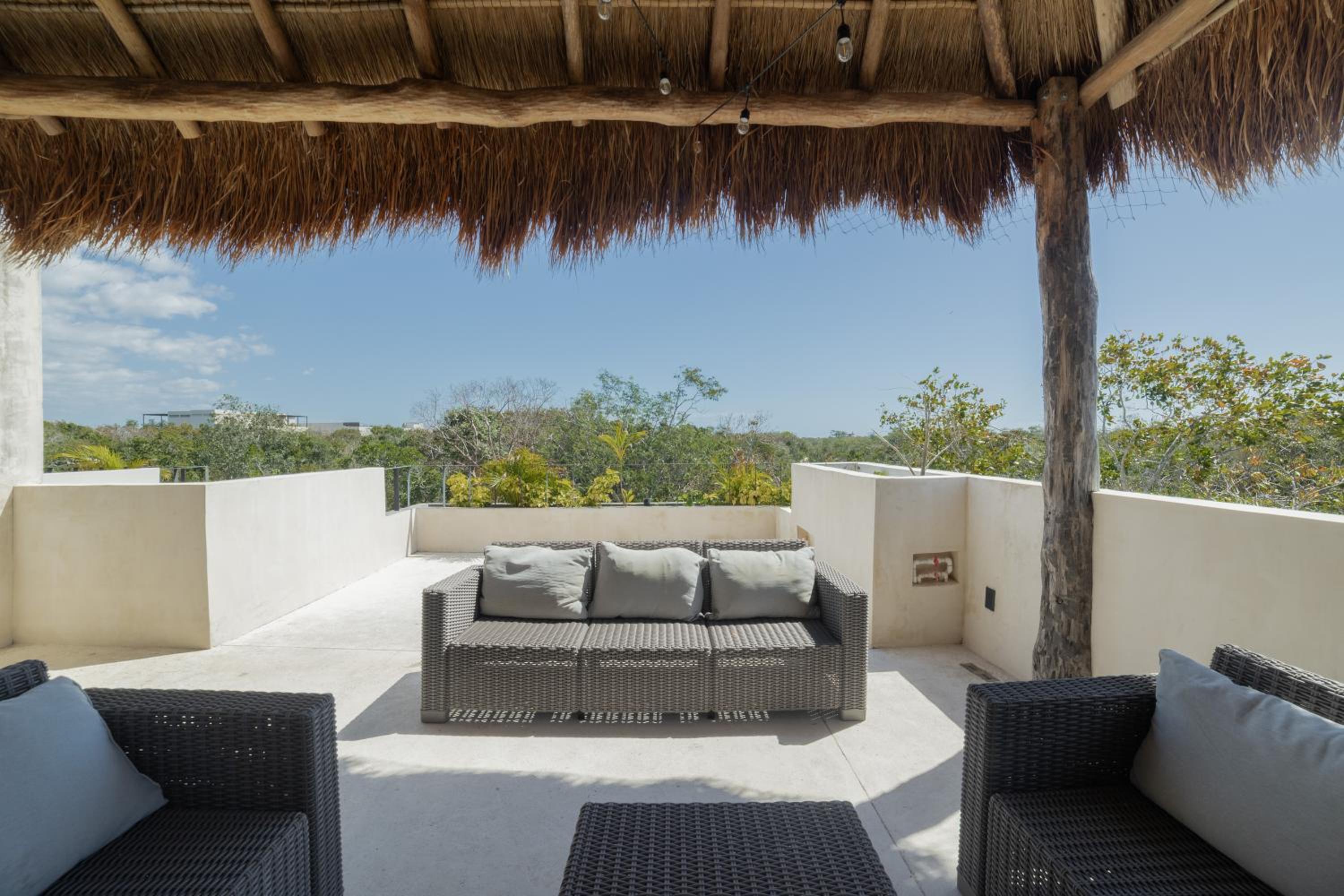 BT Homes - Tulum - Exclusiva villa de lujo con piscina, gym y pista de pádel