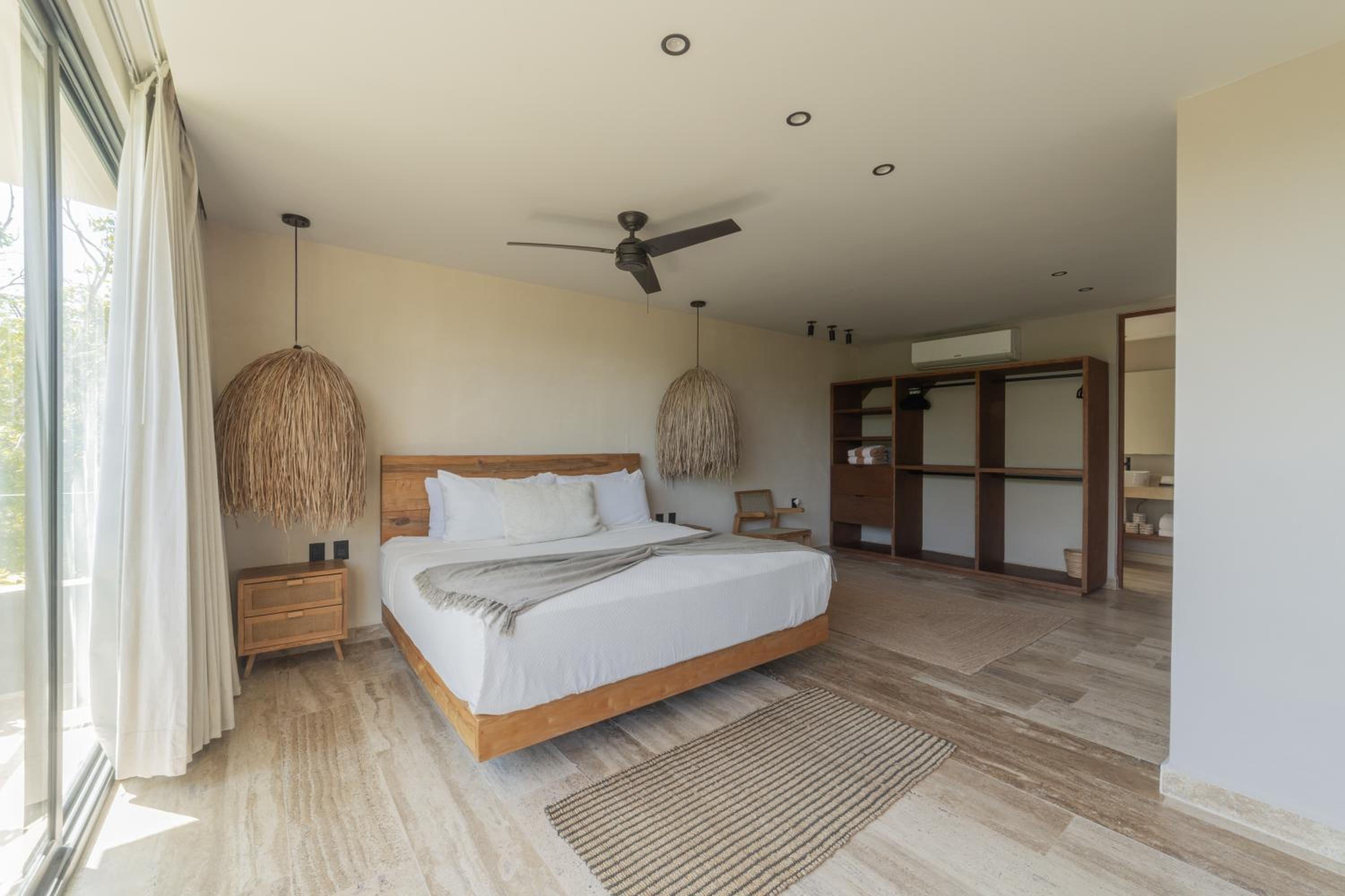 BT Homes - Tulum - Exclusiva villa de lujo con piscina, gym y pista de pádel