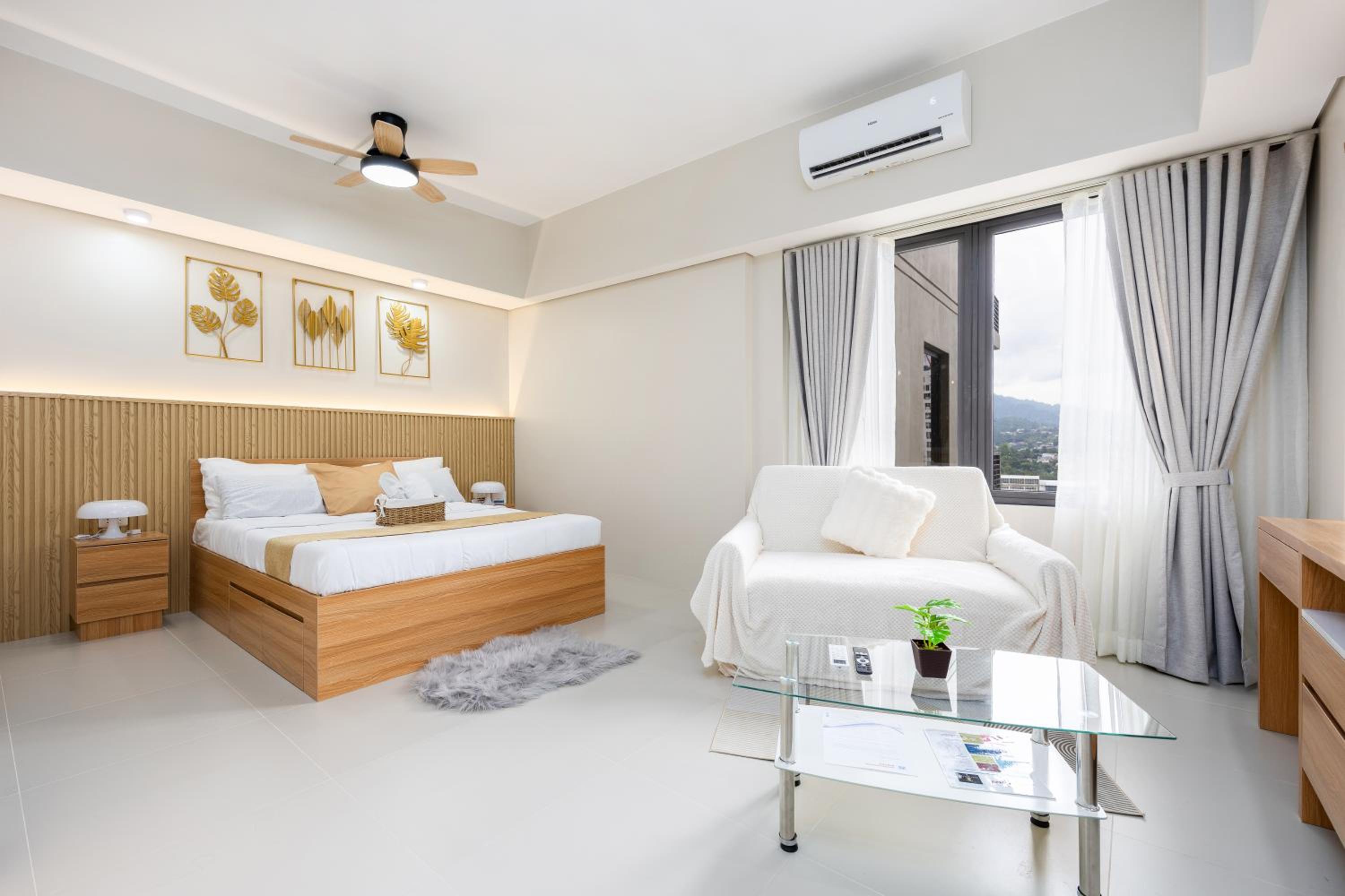 30sqm studio, Queen sized bed, 15th floor, Baseline Prestige Fuente Osmeña Cebu City