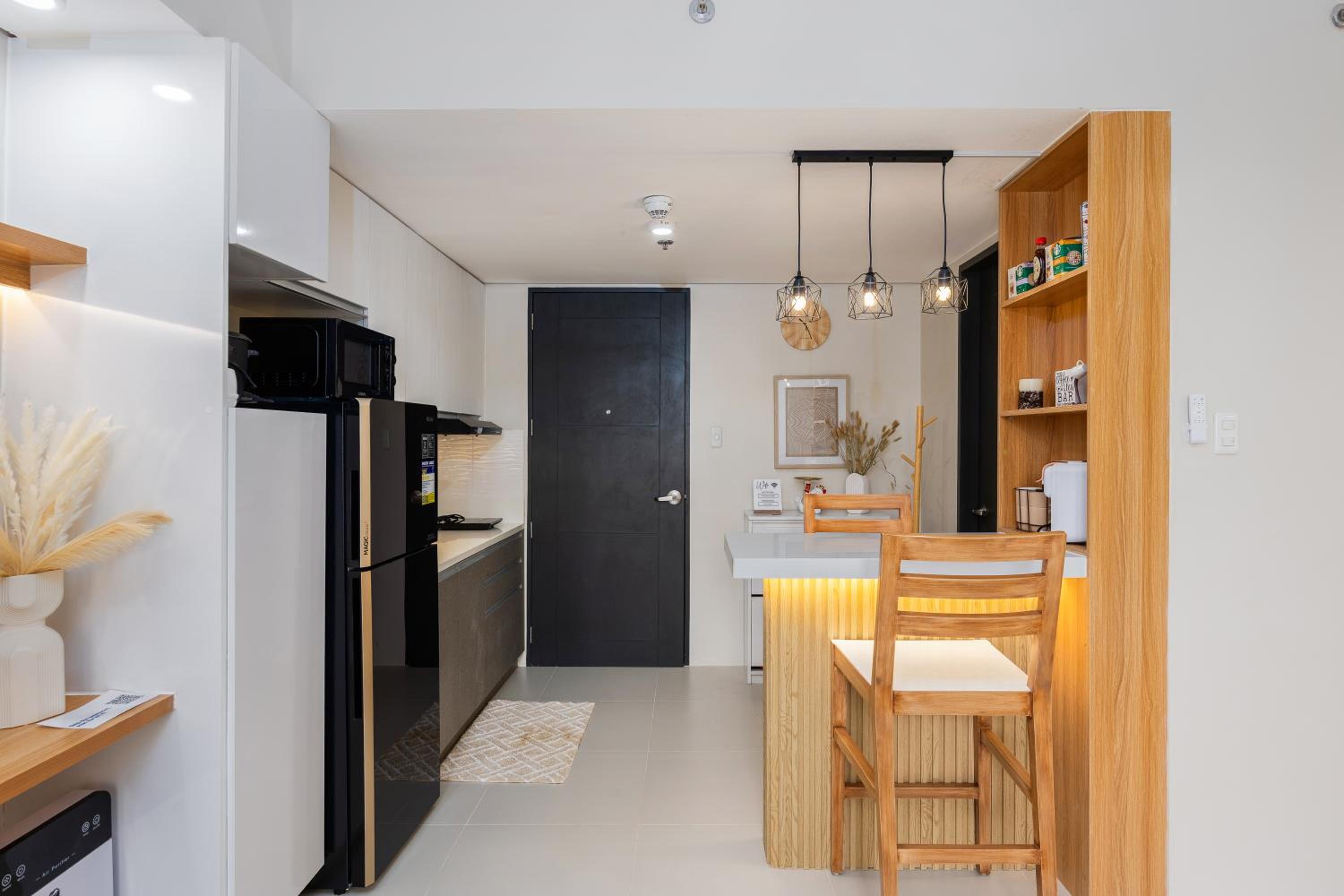 30sqm studio, Queen sized bed, 15th floor, Baseline Prestige Fuente Osmeña Cebu City