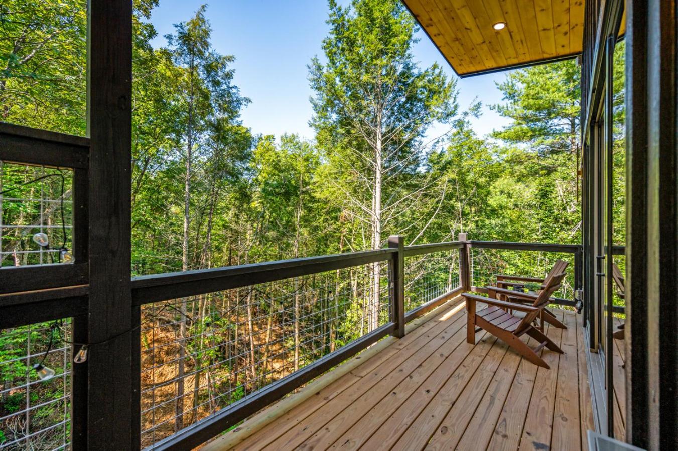 Honeyscape Treehouse HotTub Intimate Getaway Firepit