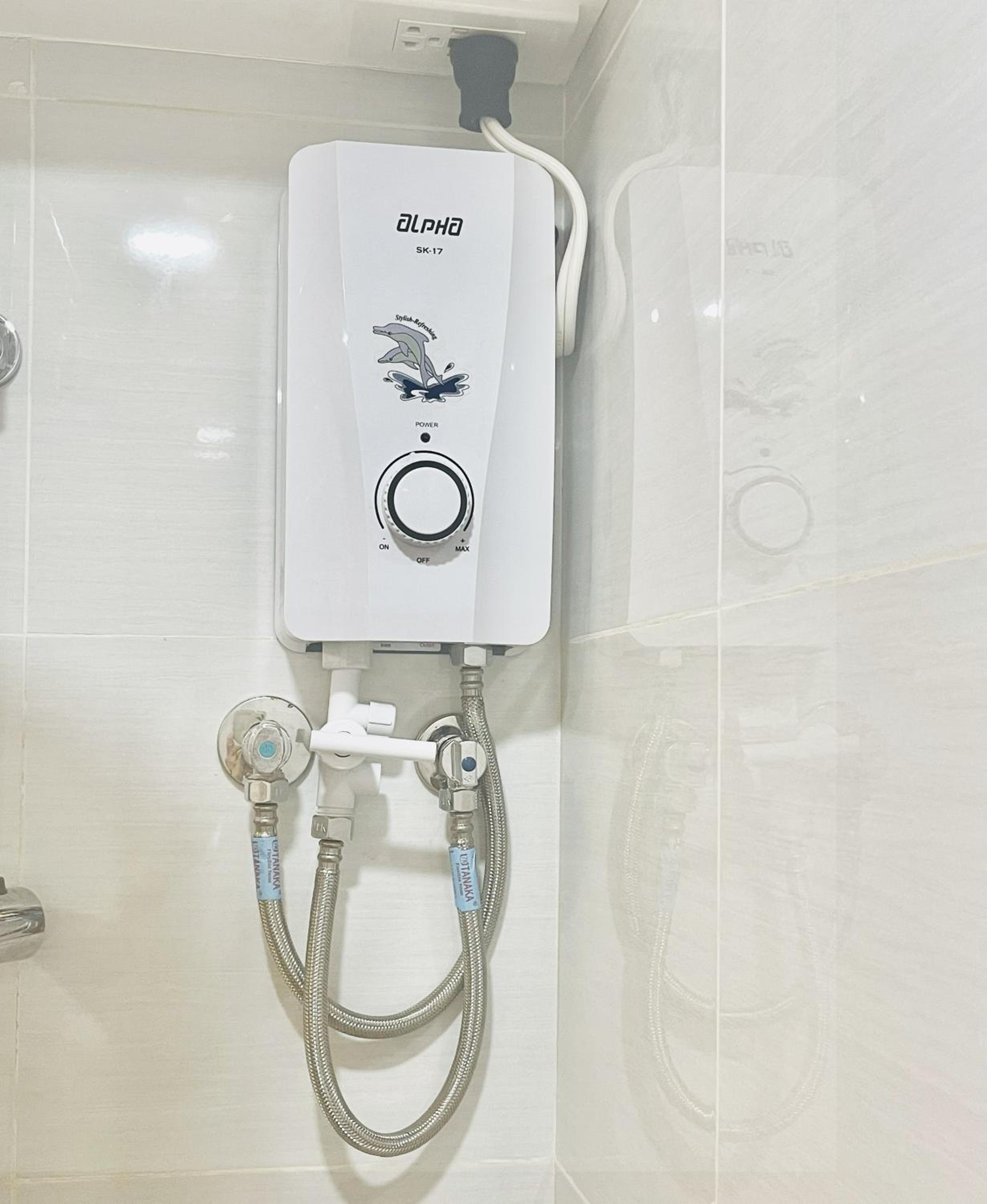 30sqm studio, Queen sized bed, 15th floor, Baseline Prestige Fuente Osmeña Cebu City