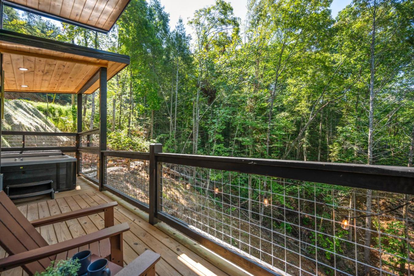 Honeyscape Treehouse HotTub Intimate Getaway Firepit