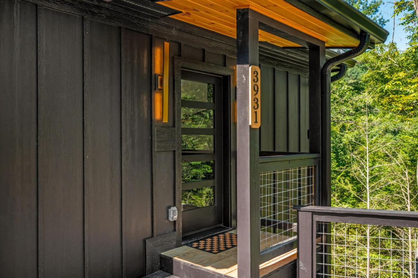 Honeyscape Treehouse HotTub Intimate Getaway Firepit