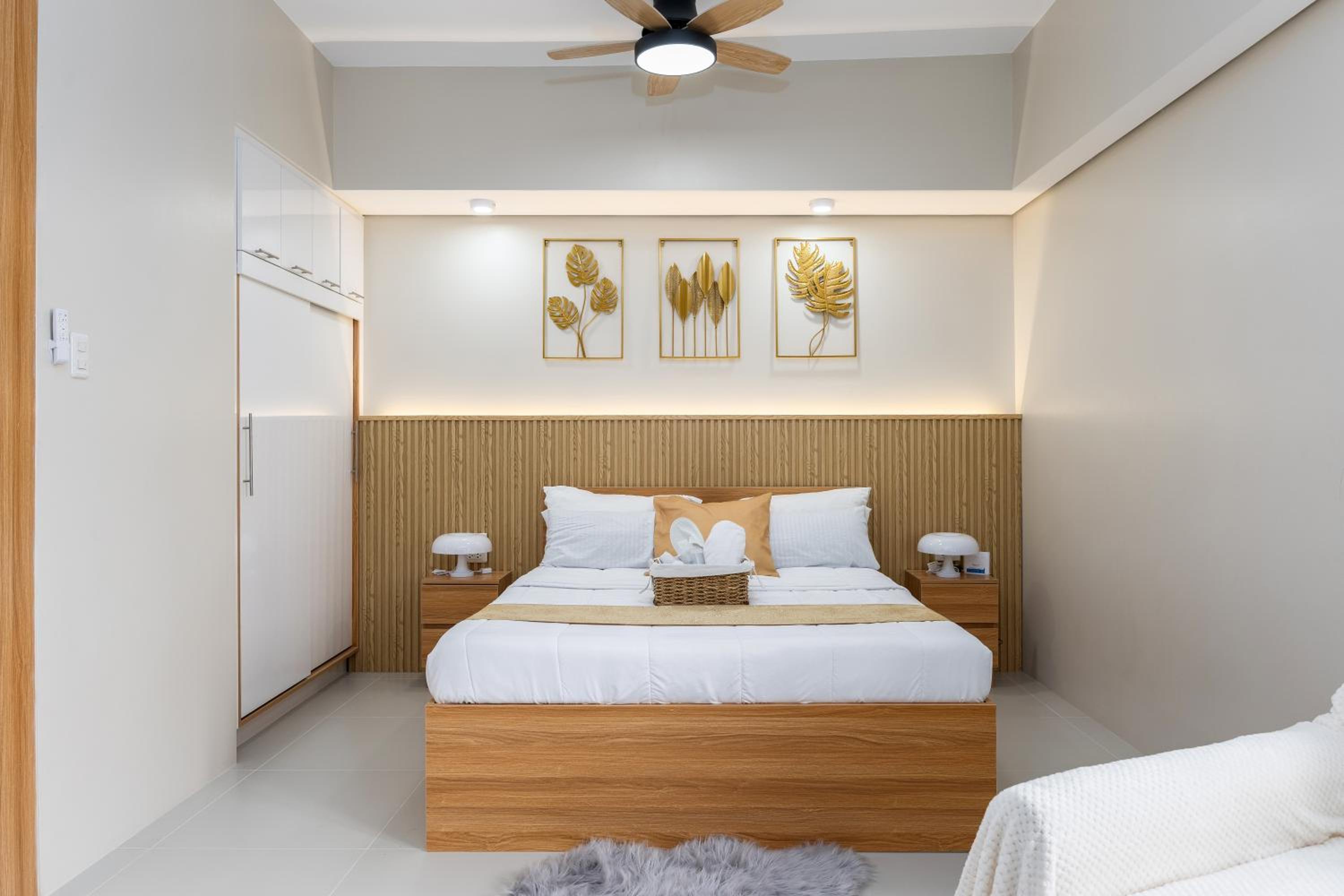 30sqm studio, Queen sized bed, 15th floor, Baseline Prestige Fuente Osmeña Cebu City