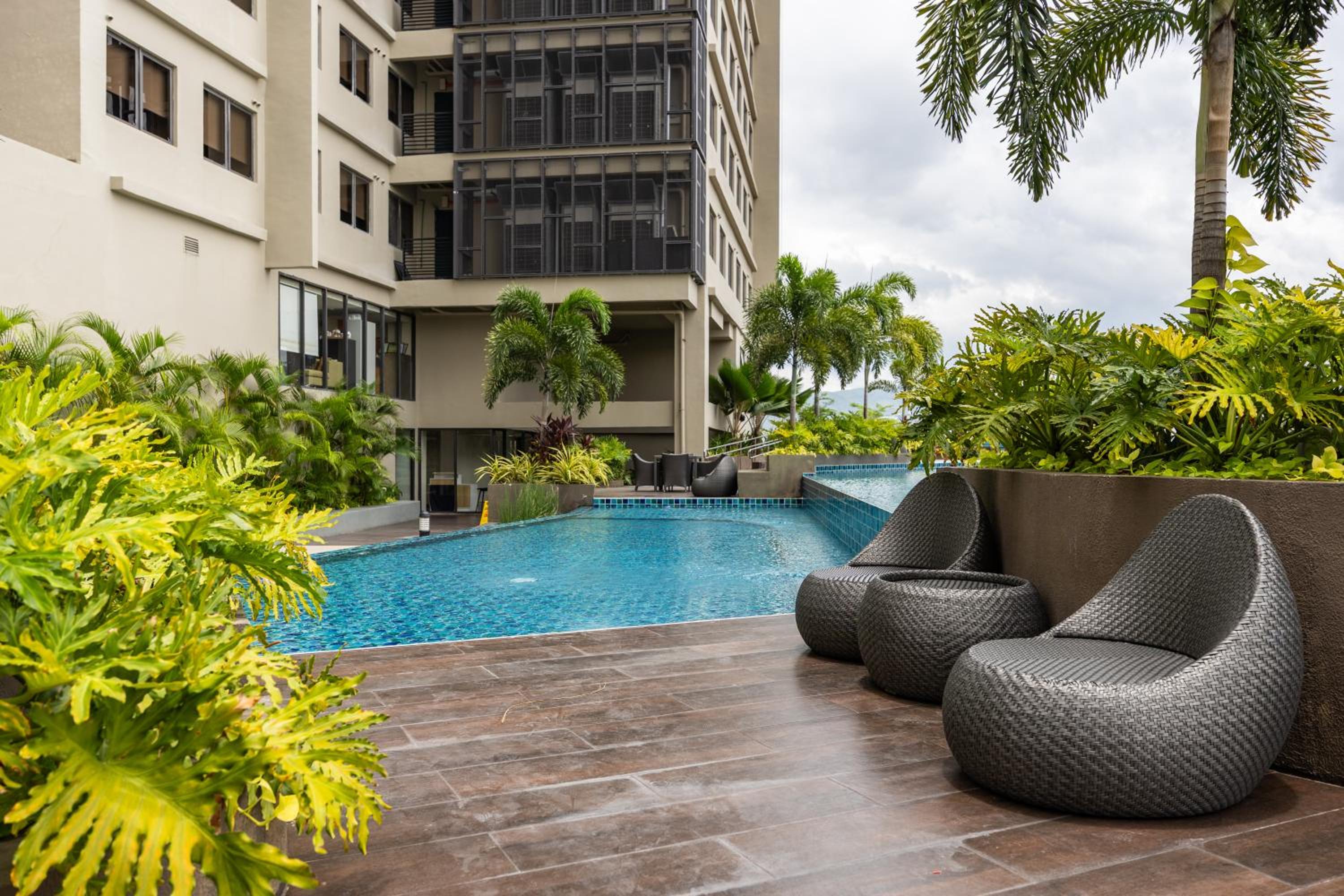 30sqm studio, Queen sized bed, 15th floor, Baseline Prestige Fuente Osmeña Cebu City