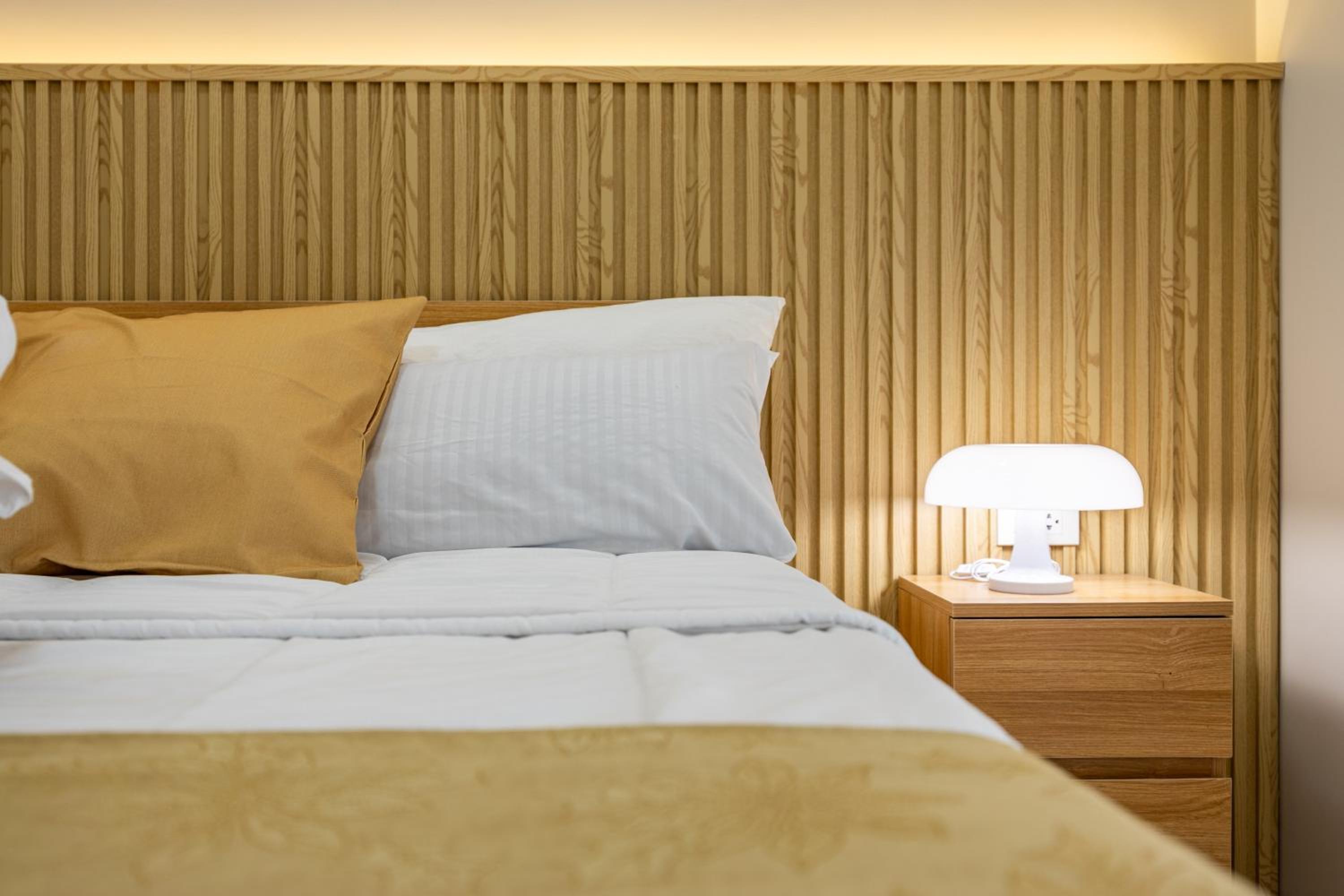 30sqm studio, Queen sized bed, 15th floor, Baseline Prestige Fuente Osmeña Cebu City
