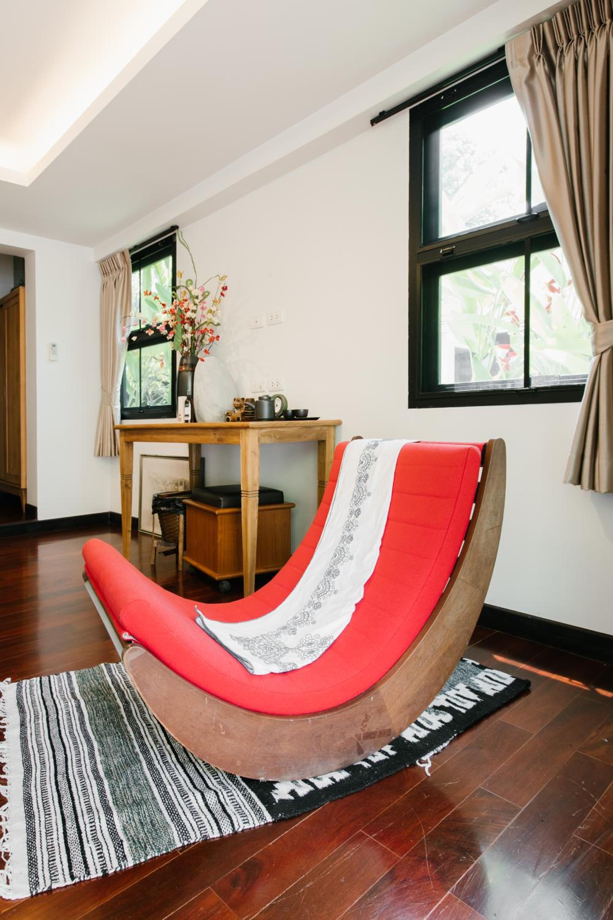 Whisper Oasis - Private Jacuzzi Pool Villa - 3BR, Sleeps 10 w Daily Housekeeping