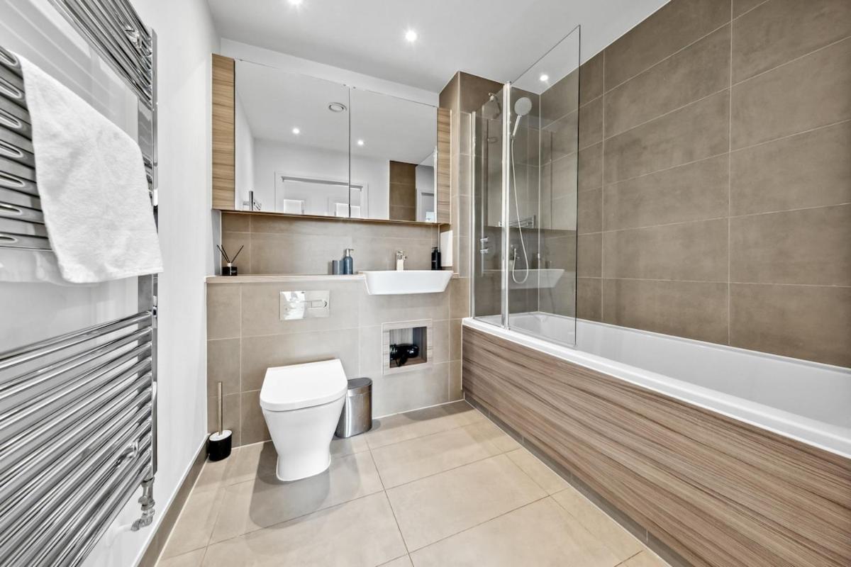Fantastic 2 bed Flat with view IG11