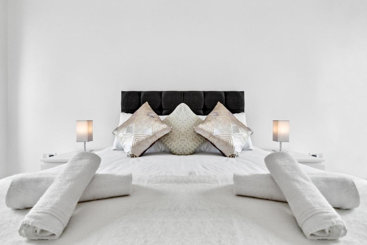 Fantastic 2 bed Flat with view IG11