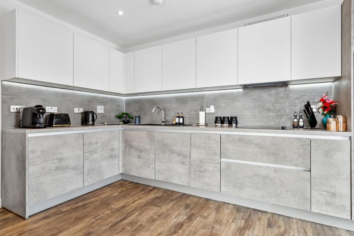 Fantastic 2 bed Flat with view IG11