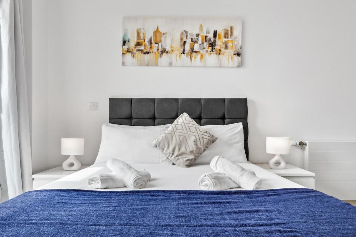 Fantastic 2 bed Flat with view IG11
