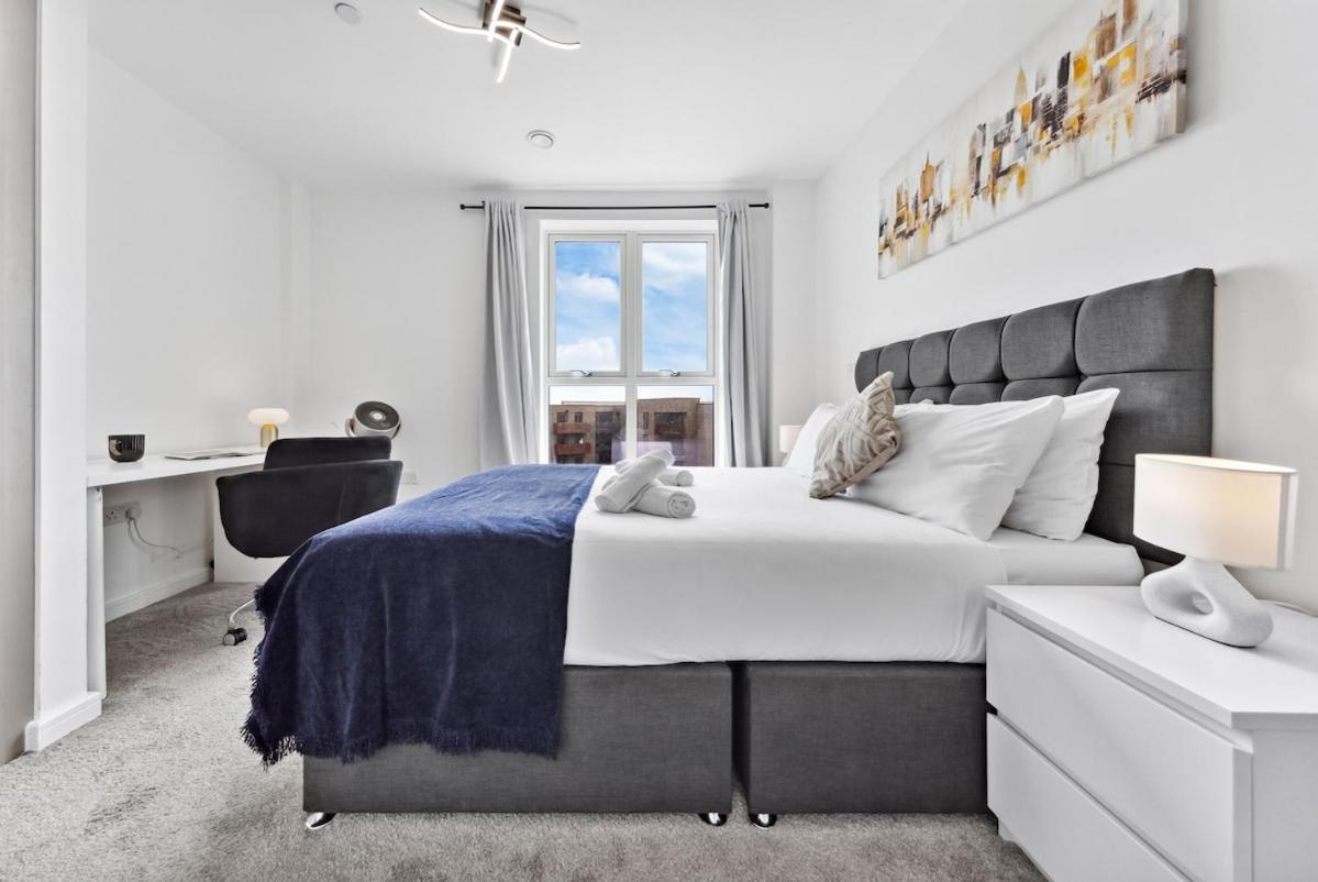 Fantastic 2 bed Flat with view IG11