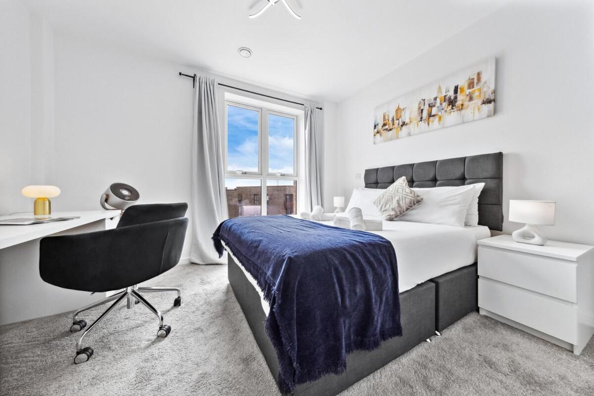 Fantastic 2 bed Flat with view IG11