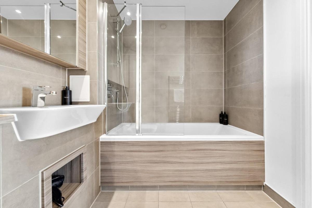 Fantastic 2 bed Flat with view IG11